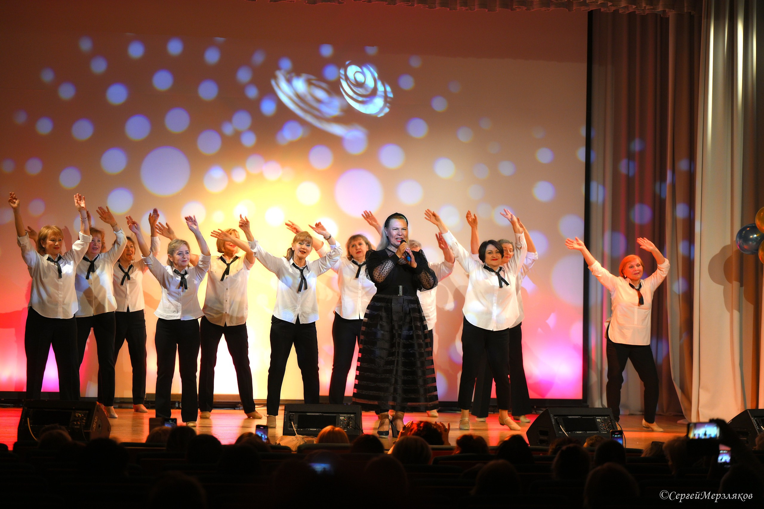 Концерт Марии Толстухиной. Ижевск 07.04.2024 ДК Строитель. Спортивный репортажный фотограф в Ижевске Сергей Мерзляков