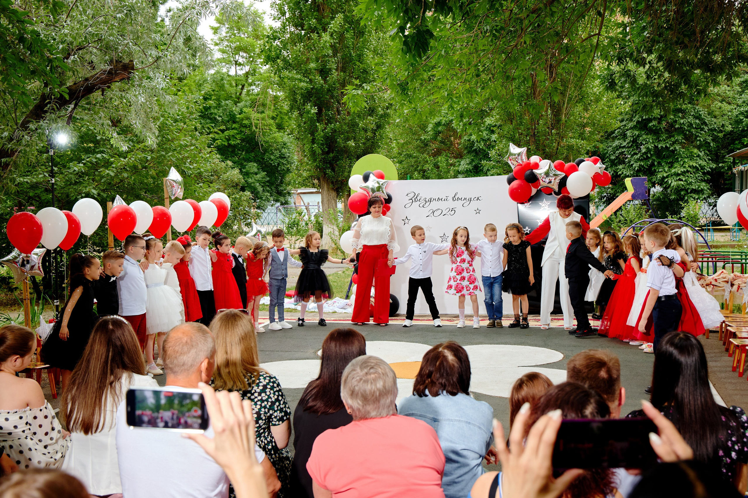 Выпускной 45 сад. Фотограф Выпускные альбомы Таганрог Сергей Коробченко