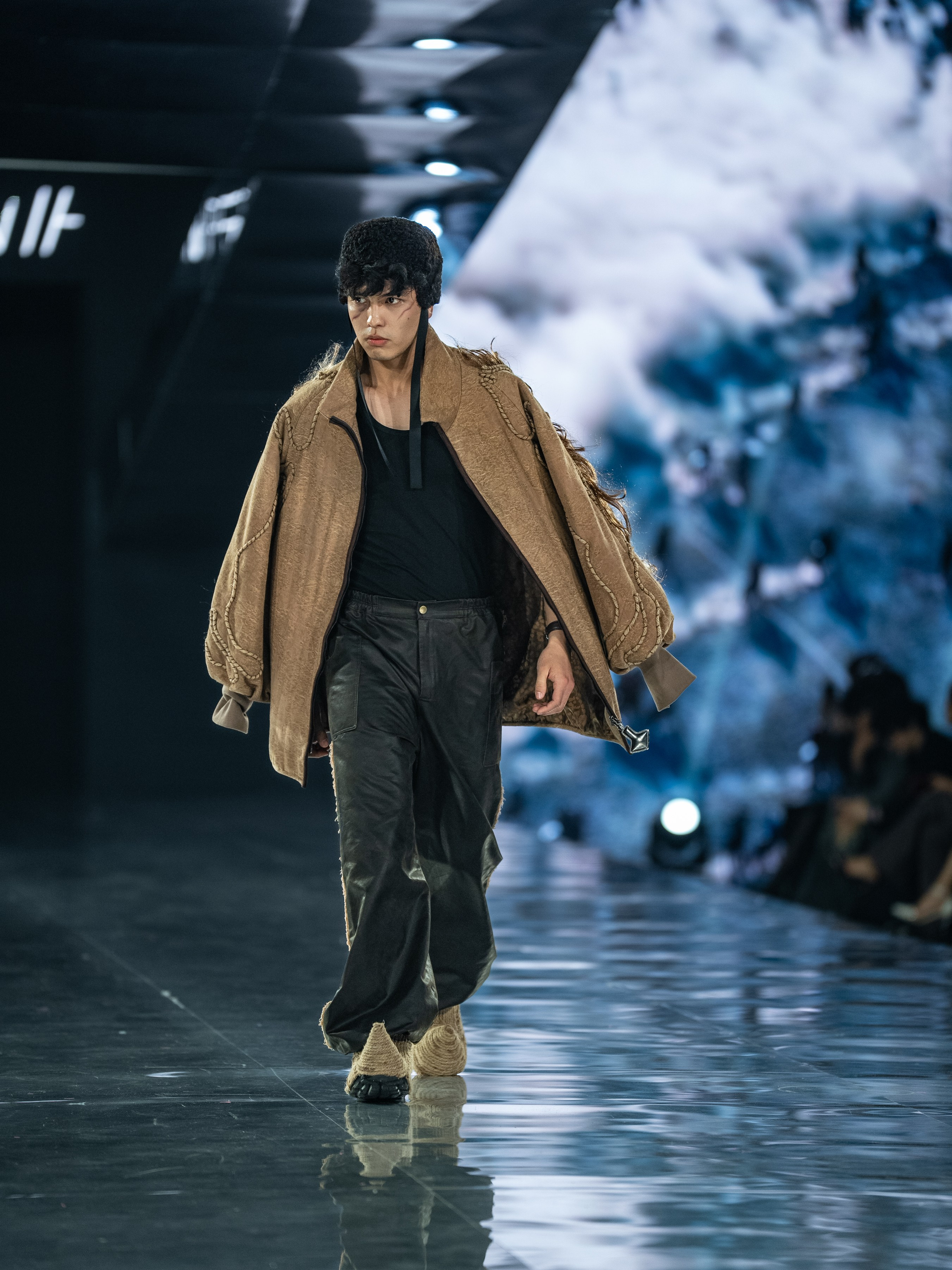 Visa Fashion Week Almaty Pre-Fall 2026 GAZHAIYIP. Сайт Алматинского НЮ АРТ, будуар и фэшн фотографа Дениса Карпенко
