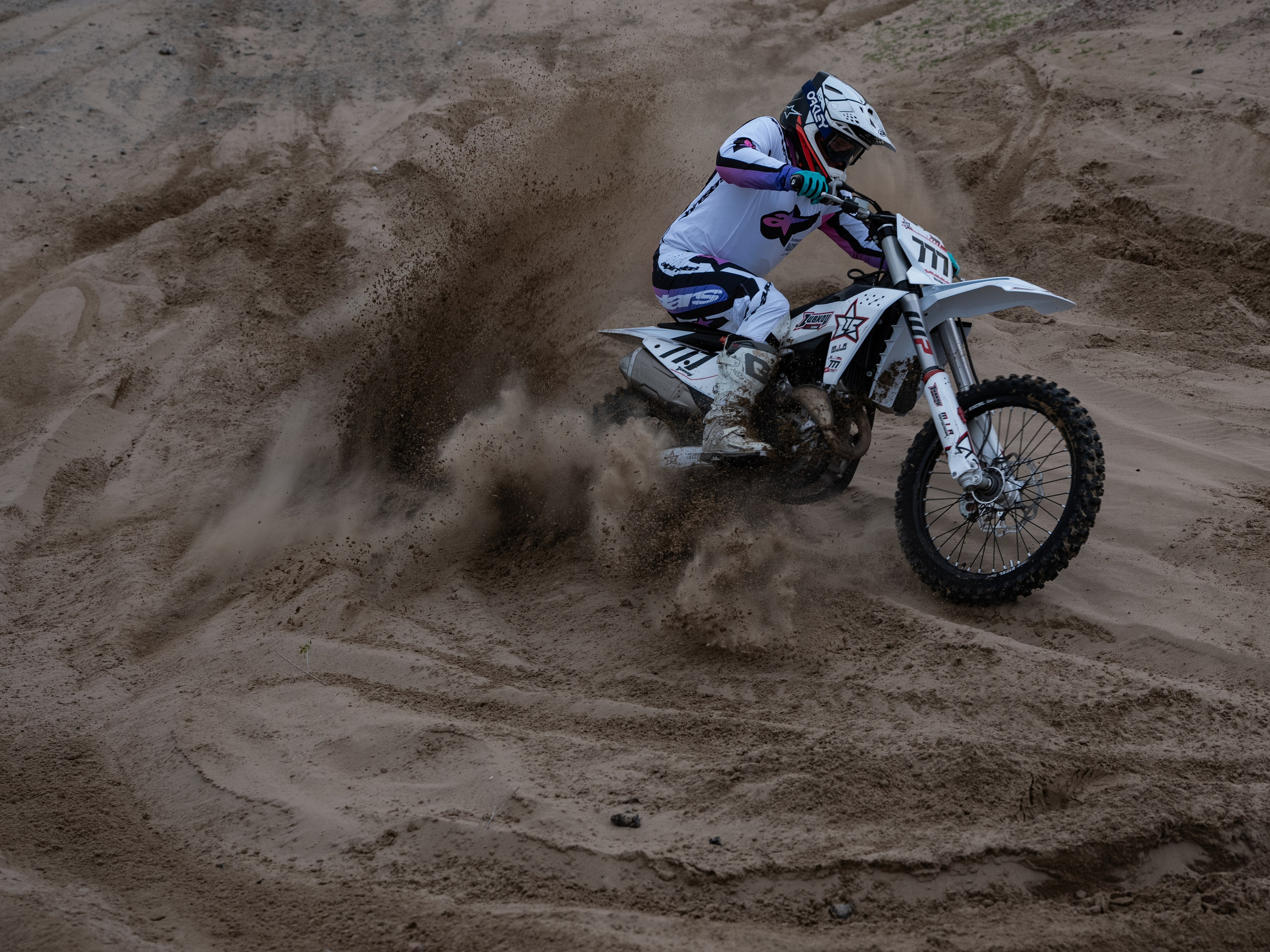 Bike. Сайт Алматинского НЮ АРТ, будуар и фэшн фотографа Дениса Карпенко