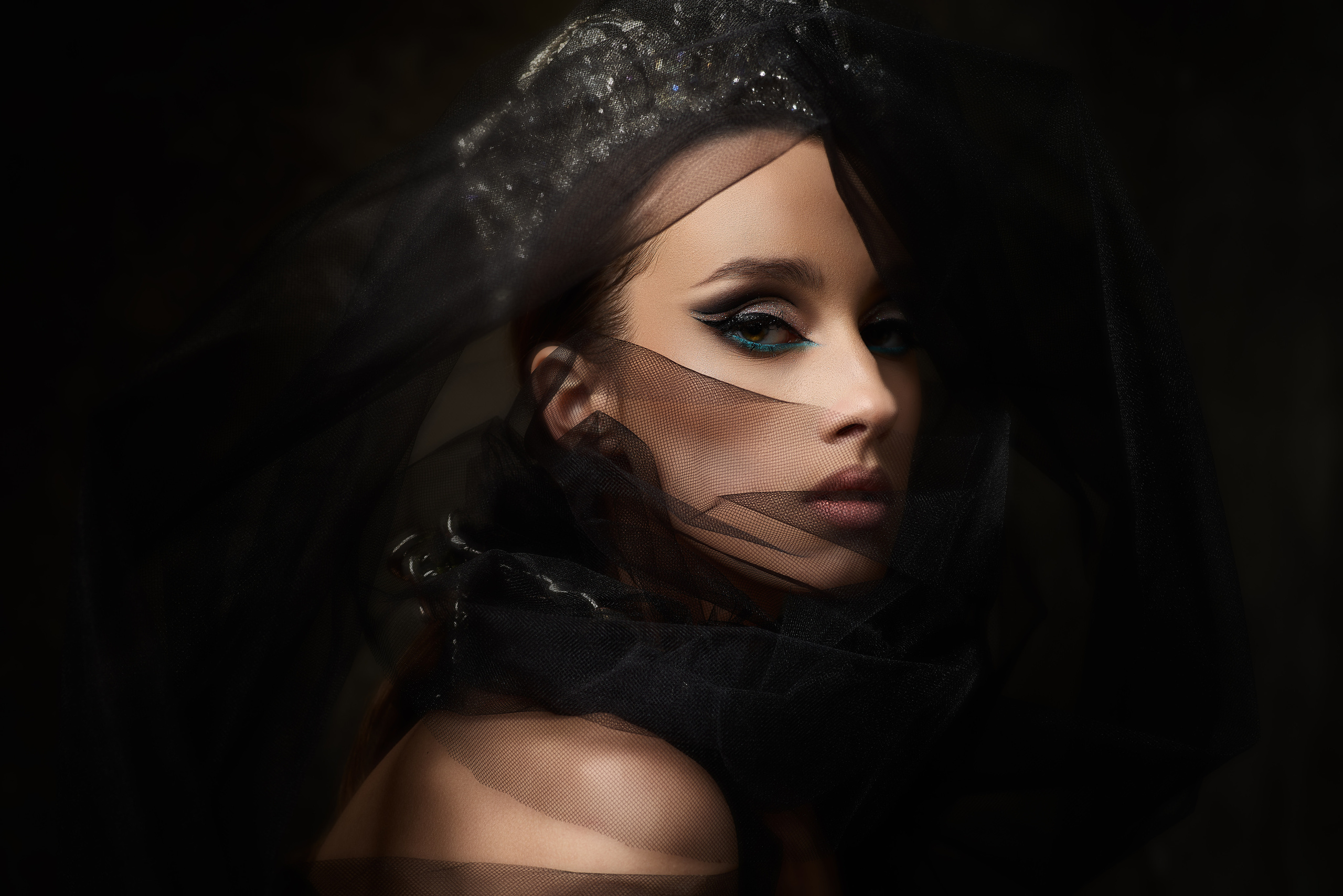 ANASTEISHA COLOR EDITION. Студийный, семейный, свадебный, фэшн и ню фотограф в Астрахани, производство выпускных альбомов. Руслан Кондрашин