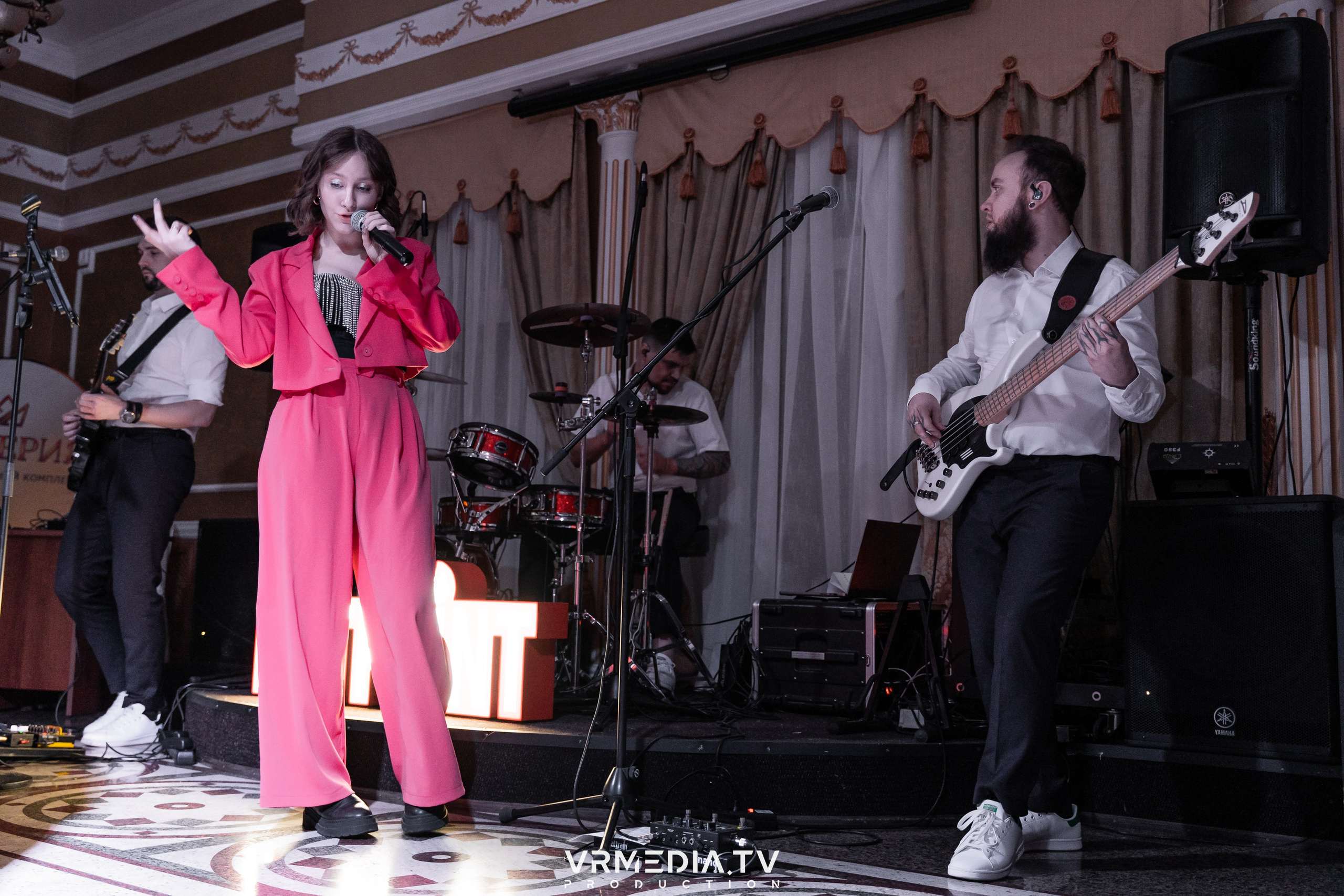 Hot point в ресторане «Империя»