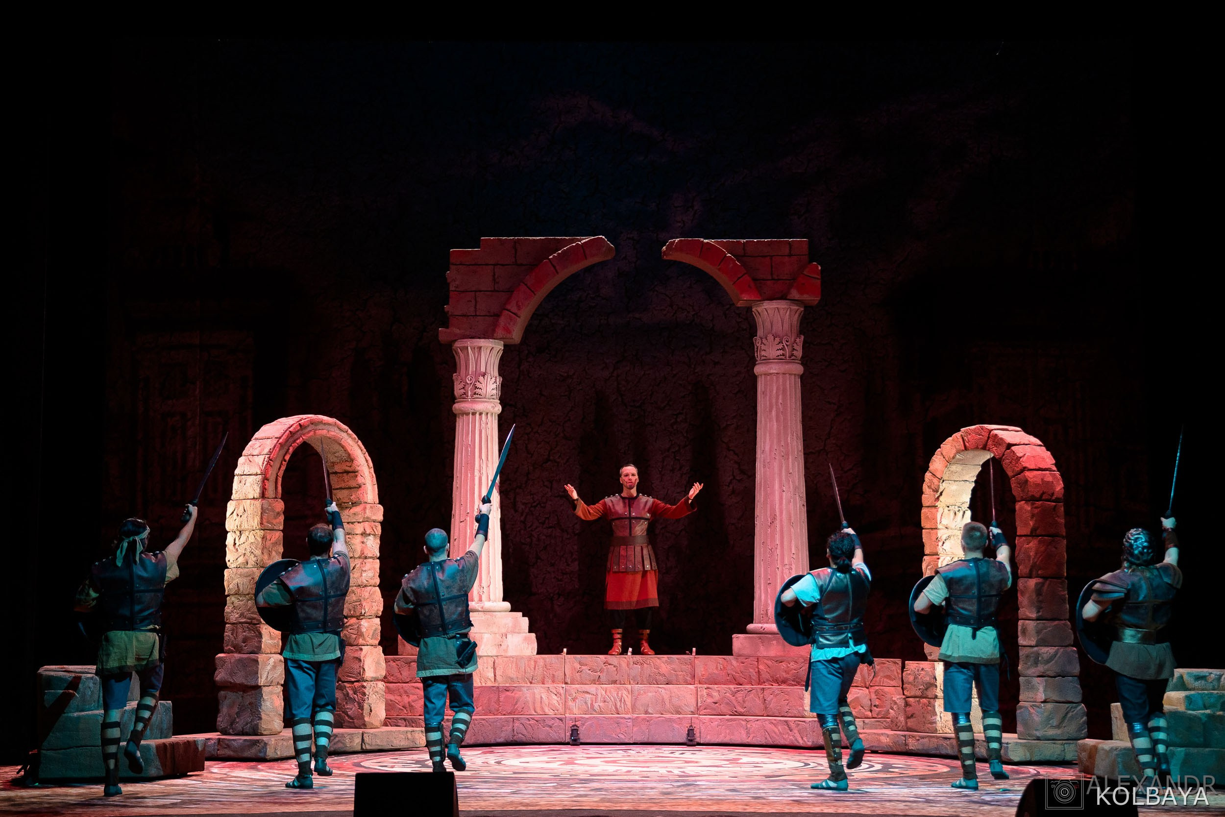 Фоторепортаж со спектакля Гладиатор в Театре Терезы Дуровой. Концертный и театральный репортажный фотограф в Москве Александр Колбая