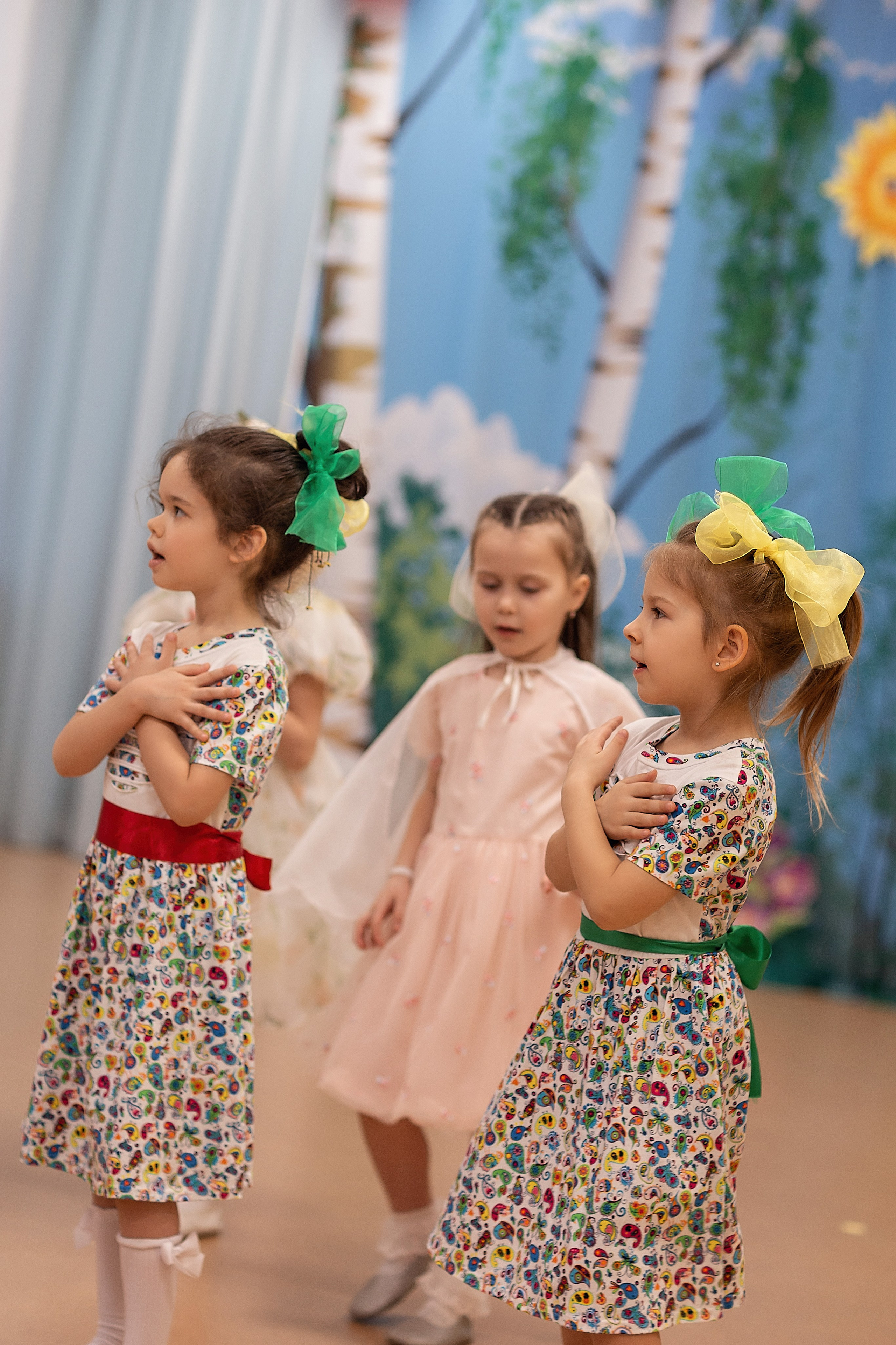 Весенний утренник_старшая группа_2025. Семейный фотограф в Санкт-Петербурге