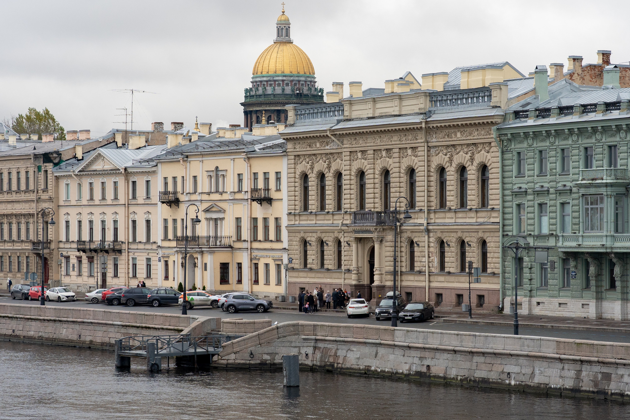 Общий вид  дворца бракосочетания №1 