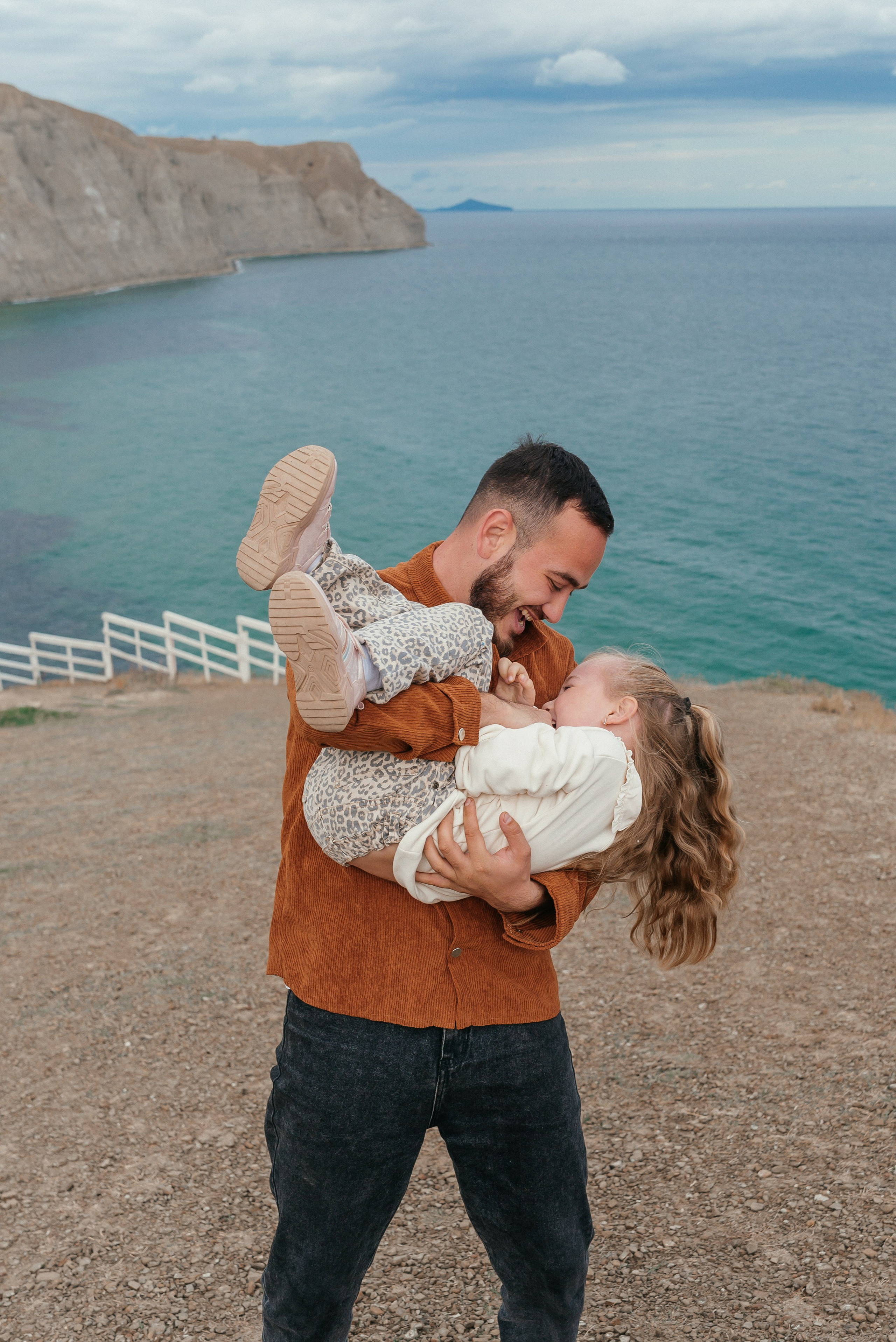 СЕМЕЙНАЯ ФОТОСЕССИЯ В БУХТЕ БУГАЗ