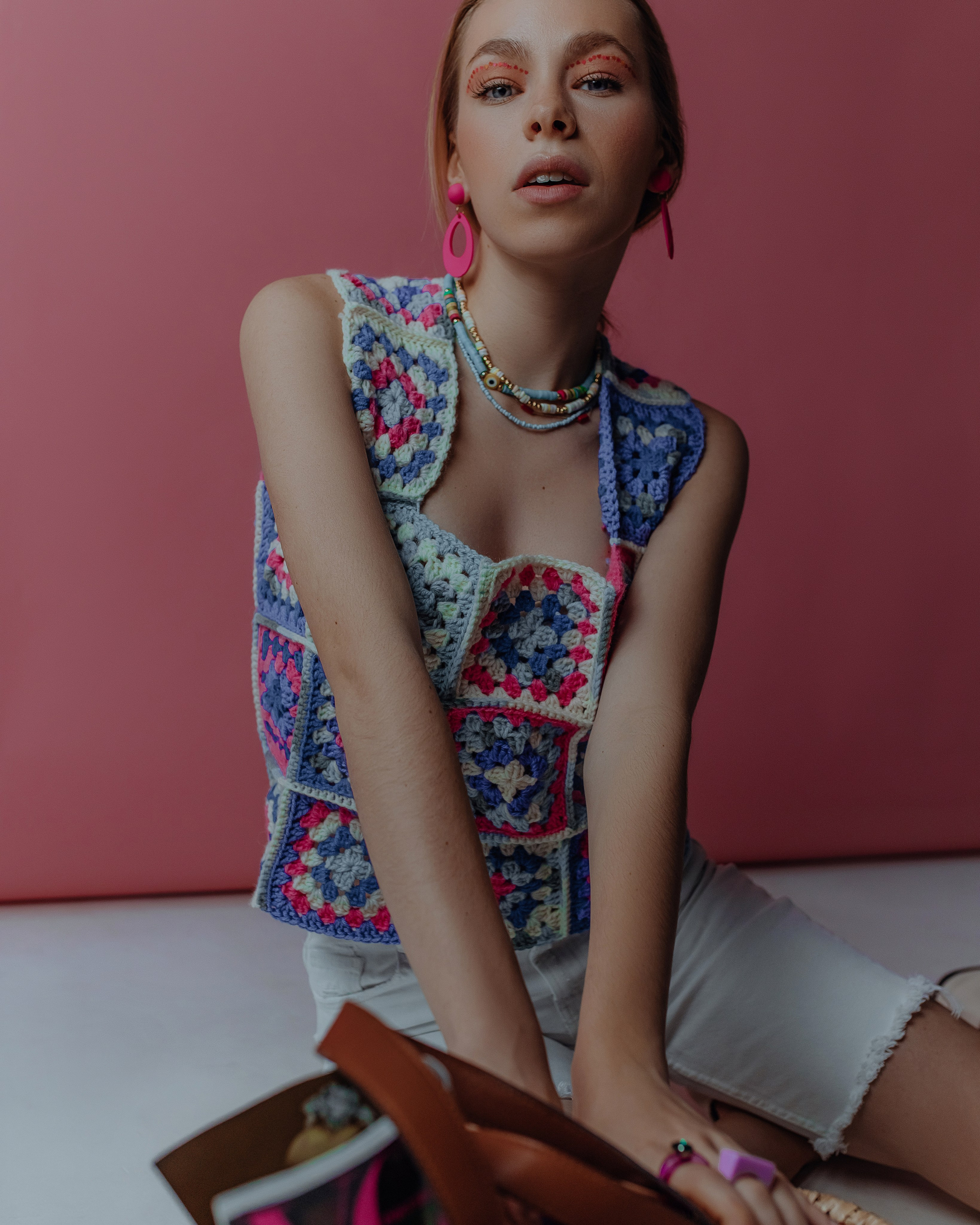 модельное агентство, модельные тесты, уроки фотографии,fashion photography  как стать моделью, photoshop, model, Editorial photography фотомодель, ретушь, модели, красота, модельные тесты, цветокоррекция, lightroom, фотостудия, aesthetic pose основы фотосъемки,  artistic, подиум, уроки, мода, тфп, фотография, фотосессия, фотосъемка, портфолио модели, красивая походка, стиль, cool make-up. модельный релиз, фотосток, фотопозирование, стильные кадры, студийные портреты, модные снимки, позы, позировки High fashion shot in a small photography studio контент-съемка съемка контента для соцсетей москва топовый фотограф ретушь москва ретушер для брендов 