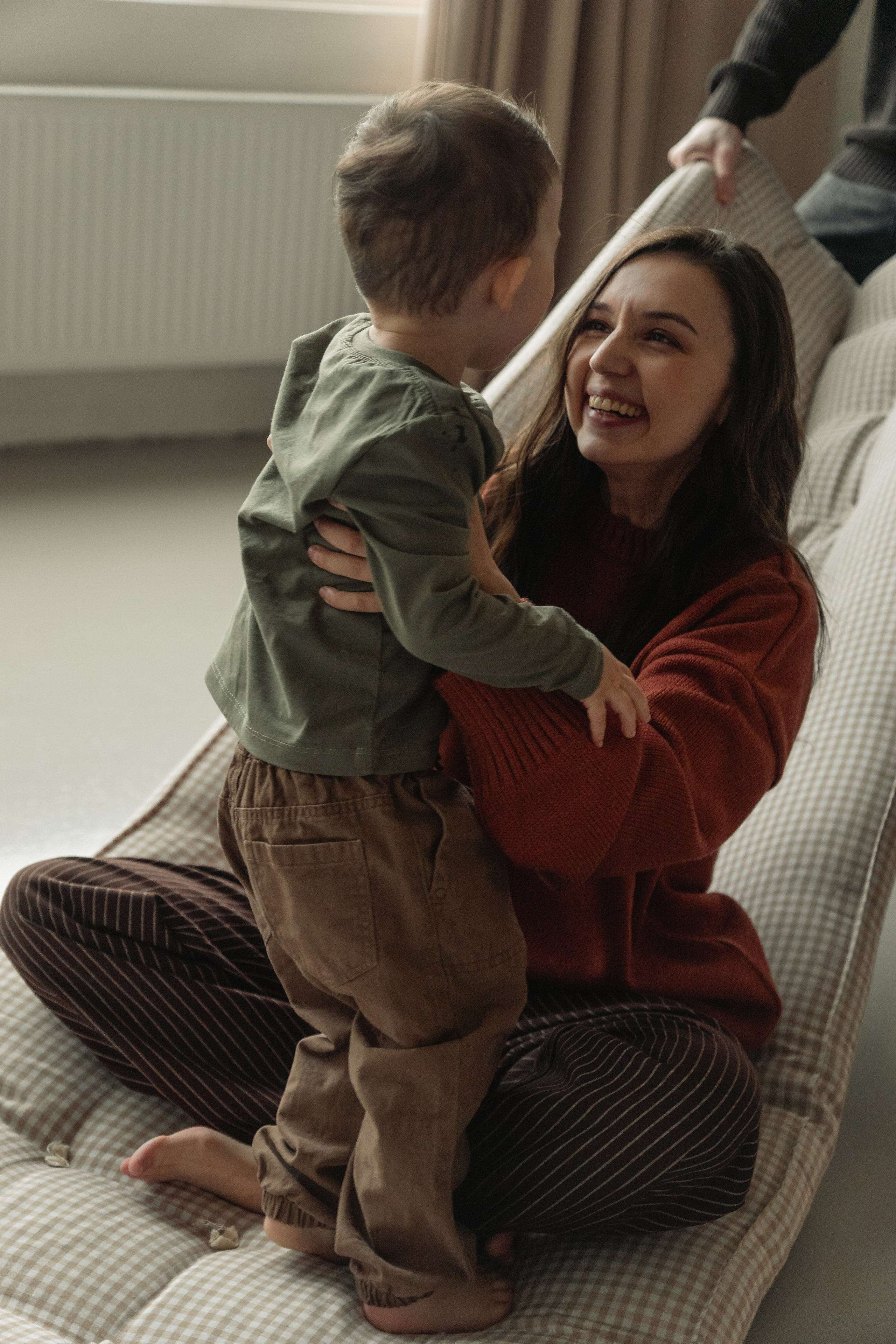 Семейная история в минималистичной студии. Портретный и семейный фотограф в Санкт-Петербурге Чугунова Анастасия