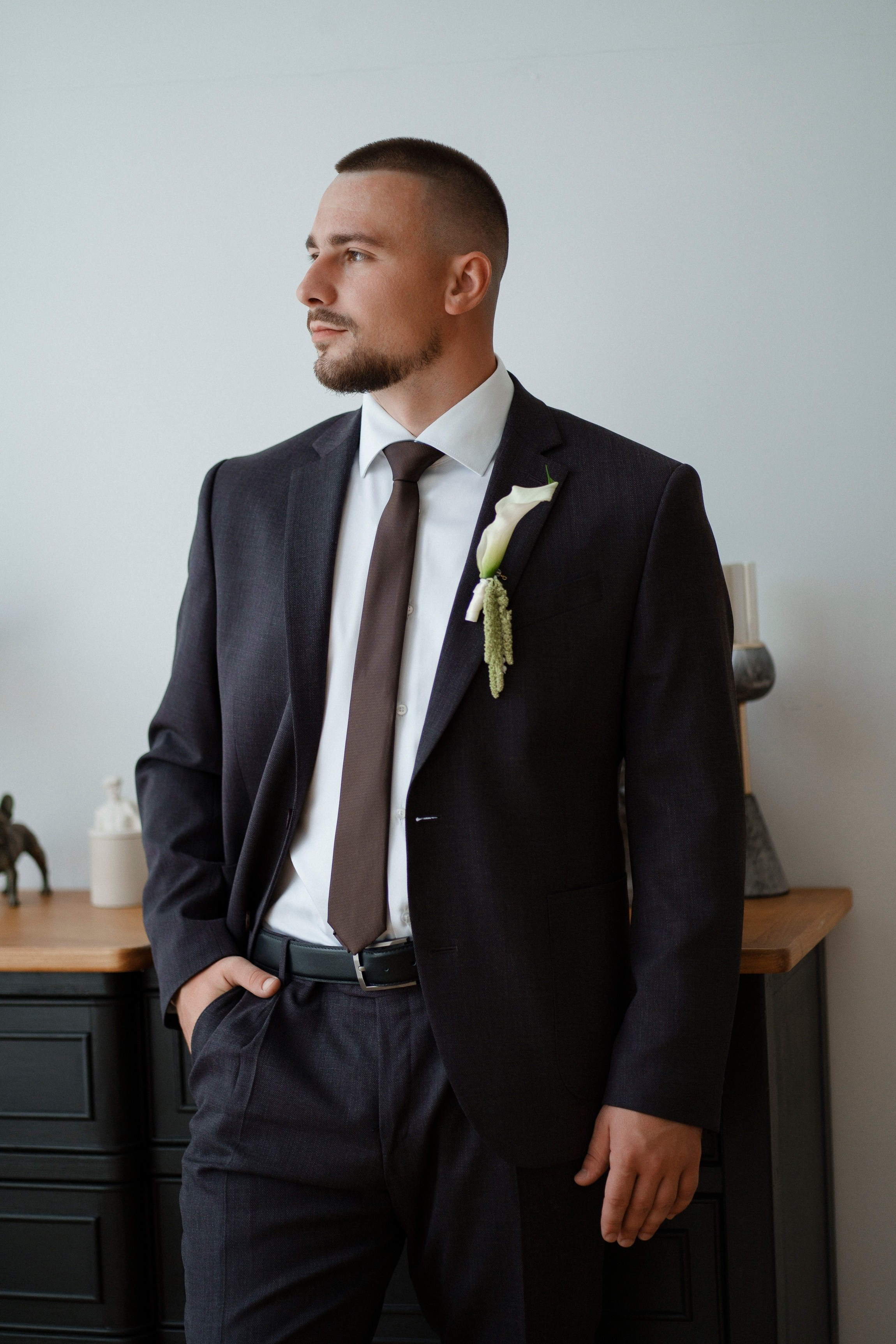 "Свадебная фотосессия в Пензе: Портрет жениха в студии".