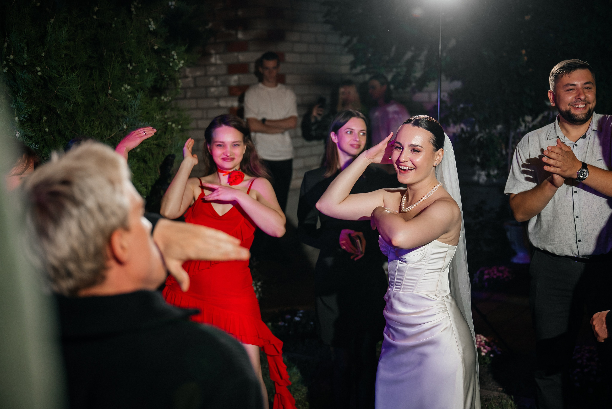 «Свадьба Даши и Артема». Школьный фотограф в Валуйках. Фотосессии для выпускников и изготовление выпускных альбомов в городе Валуйки и в Белгородской области