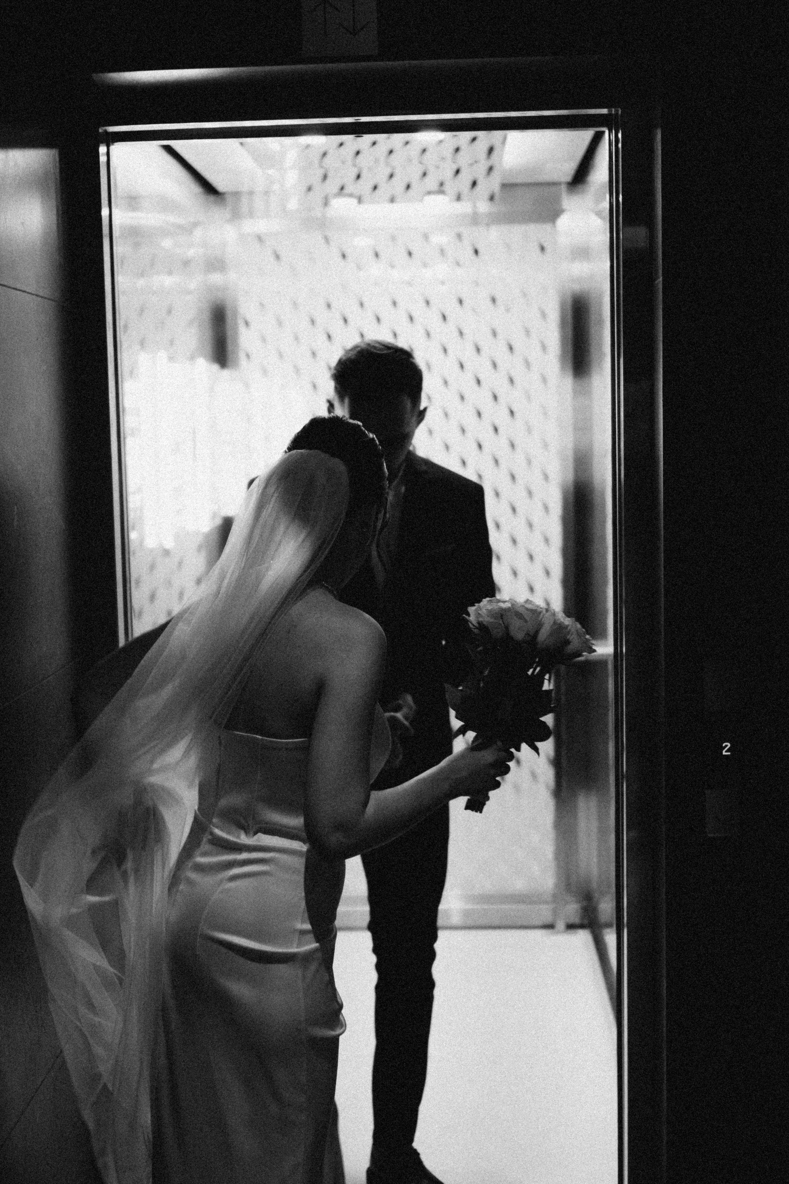 СВАДЕБНАЯ СЬЕМКА СБОРОВ ЖЕНИХА И НЕВЕСТЫ В ОТЕЛЕ И ТАКЖЕ ФОТОСЕССИИЯ В ОТЕЛЕЕ МЕГАПОЛИС БРЯНСК. Профессиональный фотограф, Санкт-Петербург — Виктория Богомолова