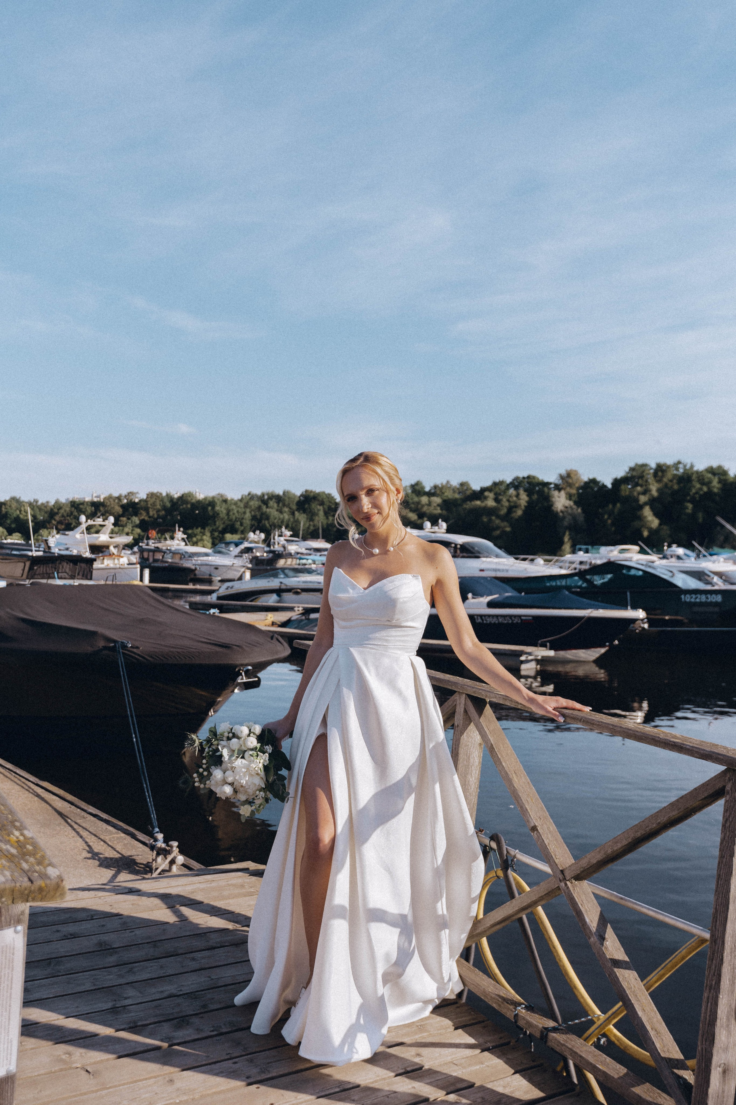 СВАДЕНБНАЯ СЬЕМКА НА КАТЕРЕ ПО КАНАЛАМ САНКТ-ПЕТЕРБУРГА И В АКВАТОРИИ НЕВЫ. Профессиональный фотограф, Санкт-Петербург — Виктория Богомолова