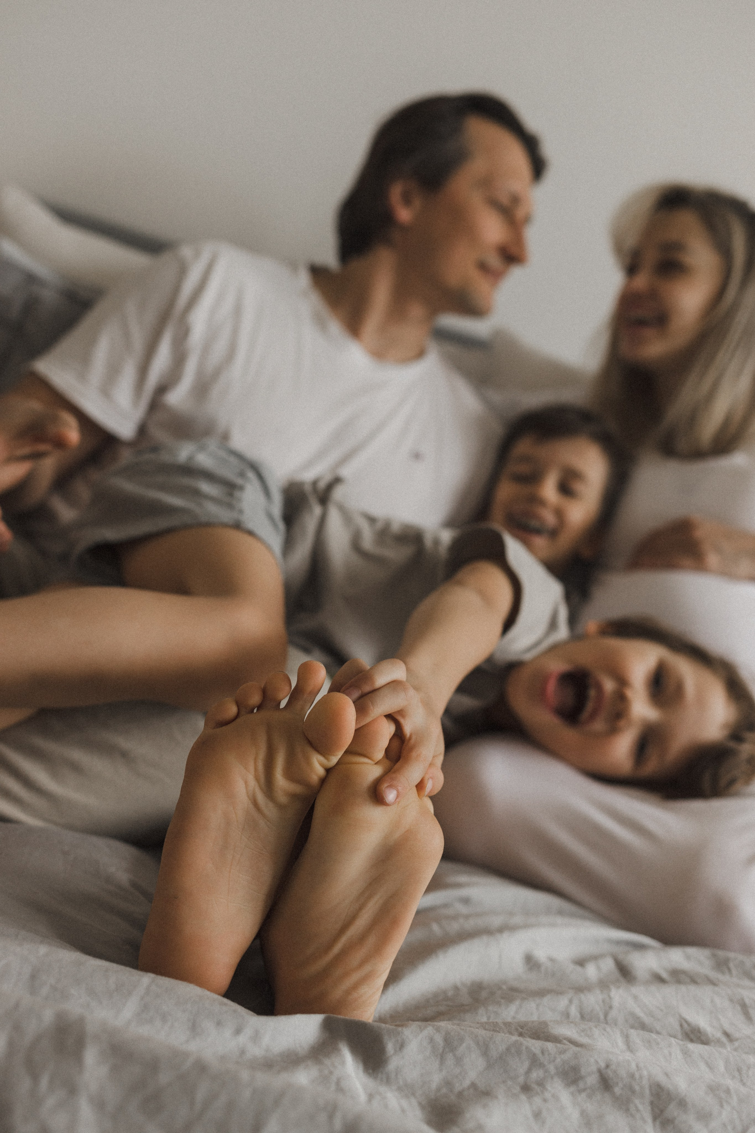 Катя, Паша, Валера и Родион ждут братика. Семейный фотограф в Москве