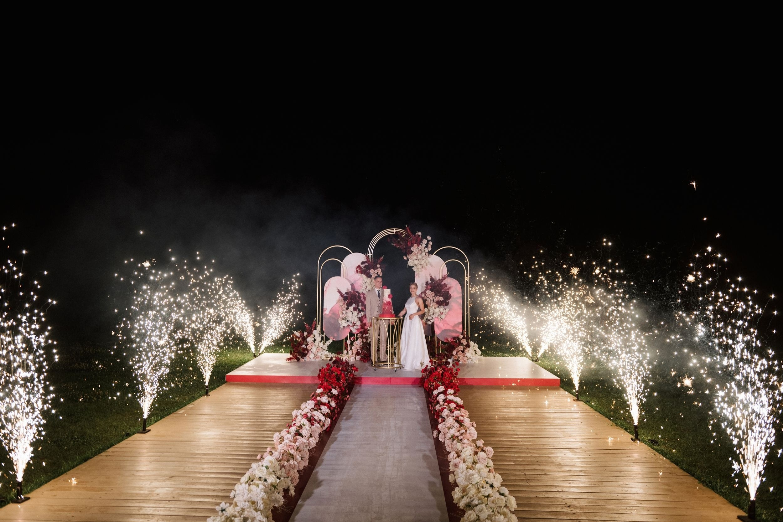 Огненно-пиротехническое шоу, салюты, пиротехника на ваш праздник!