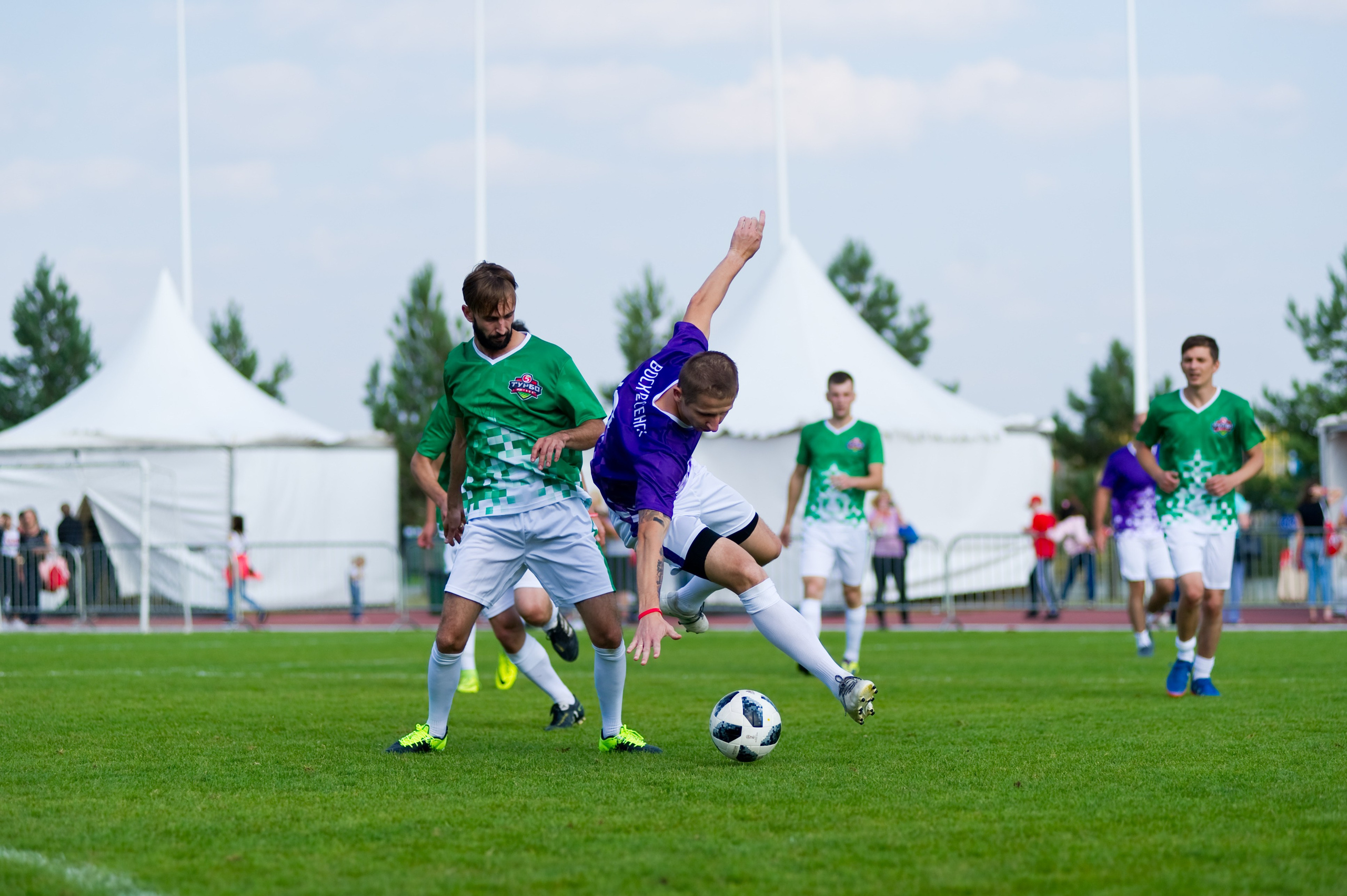 Турбофутбол (корпоративное соревнование «Пятерочки»). Репортажный фотограф и видеограф Слава Думчев. Тимбилдинги, отчетники, корпоративы
