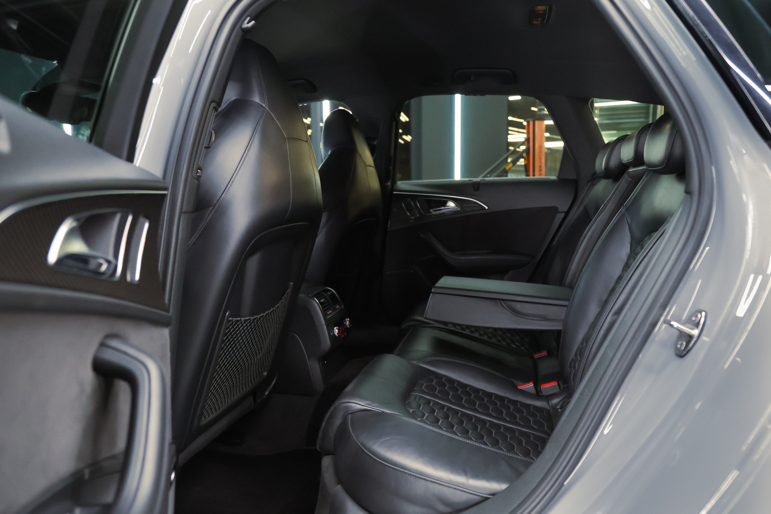 2017 AUDI RS6. Mixturecaptures