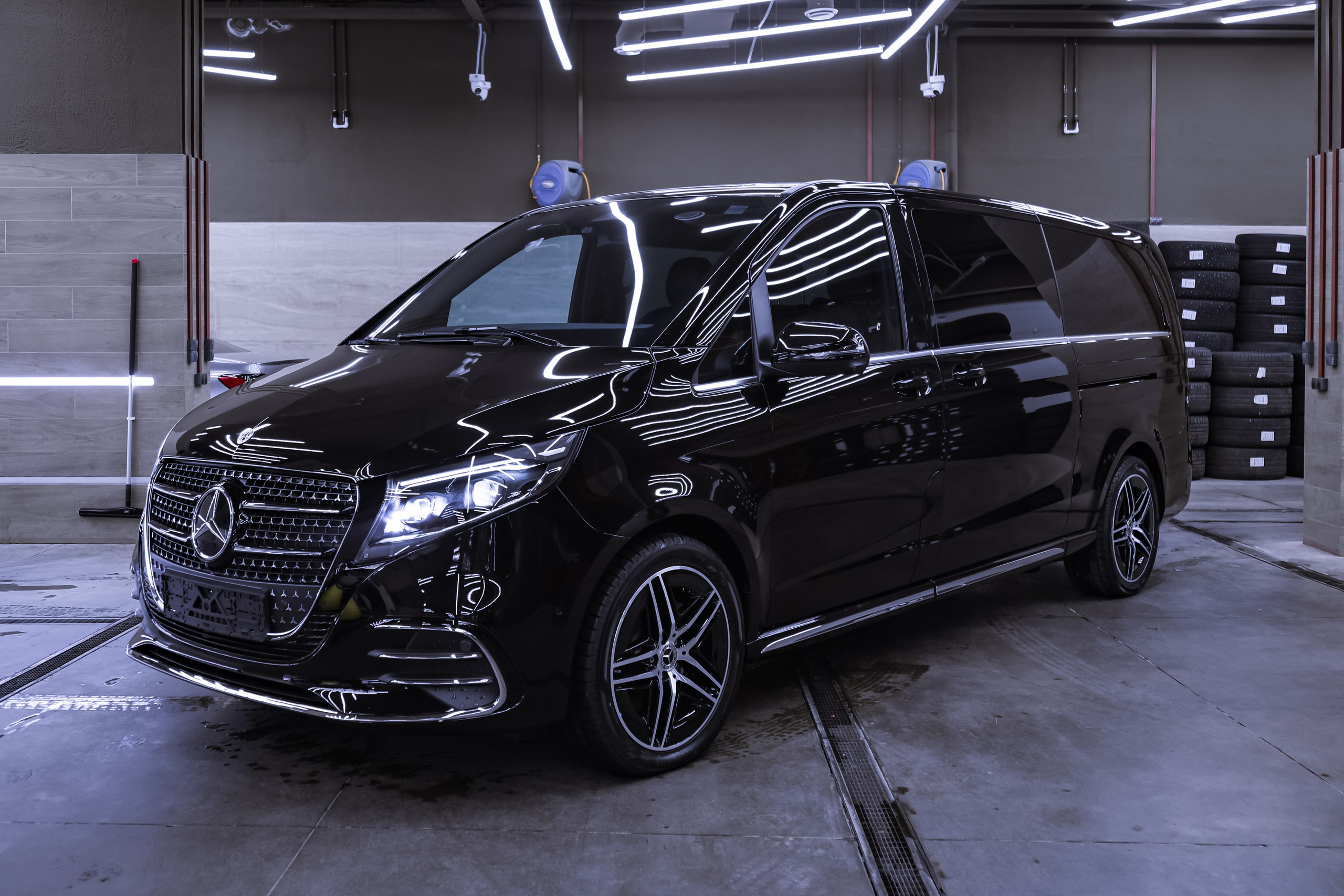 2024 MERCEDES BENZ V 300 d 4MATIC. Mixturecaptures