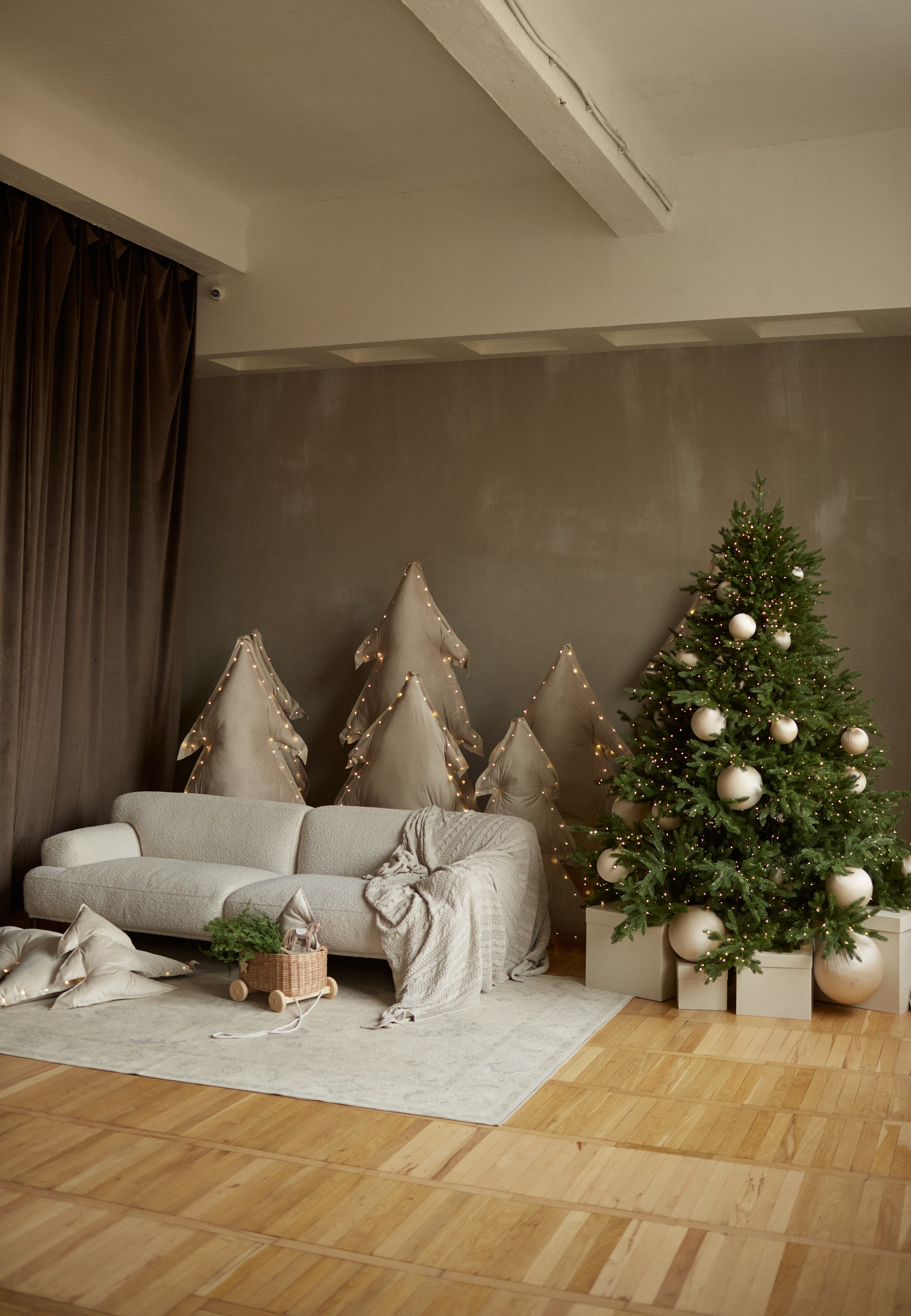 Новогодний интерьер фотостудии «Паркет», город Краснодар. Семейный и детский фотограф в Краснодаре Анна Трашкова