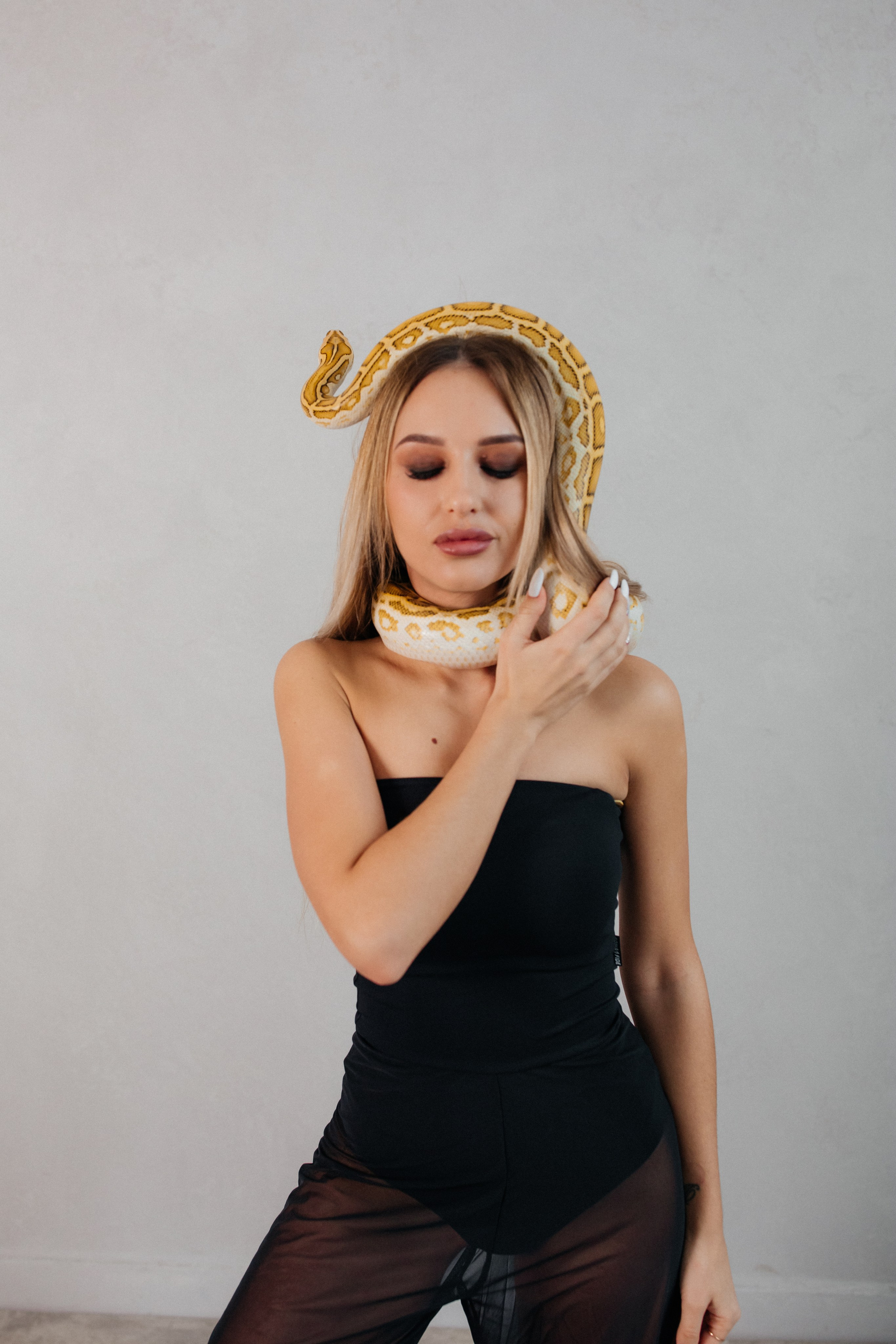 Фотосессии со змеей. Свадебный фотограф в Москве и Твери