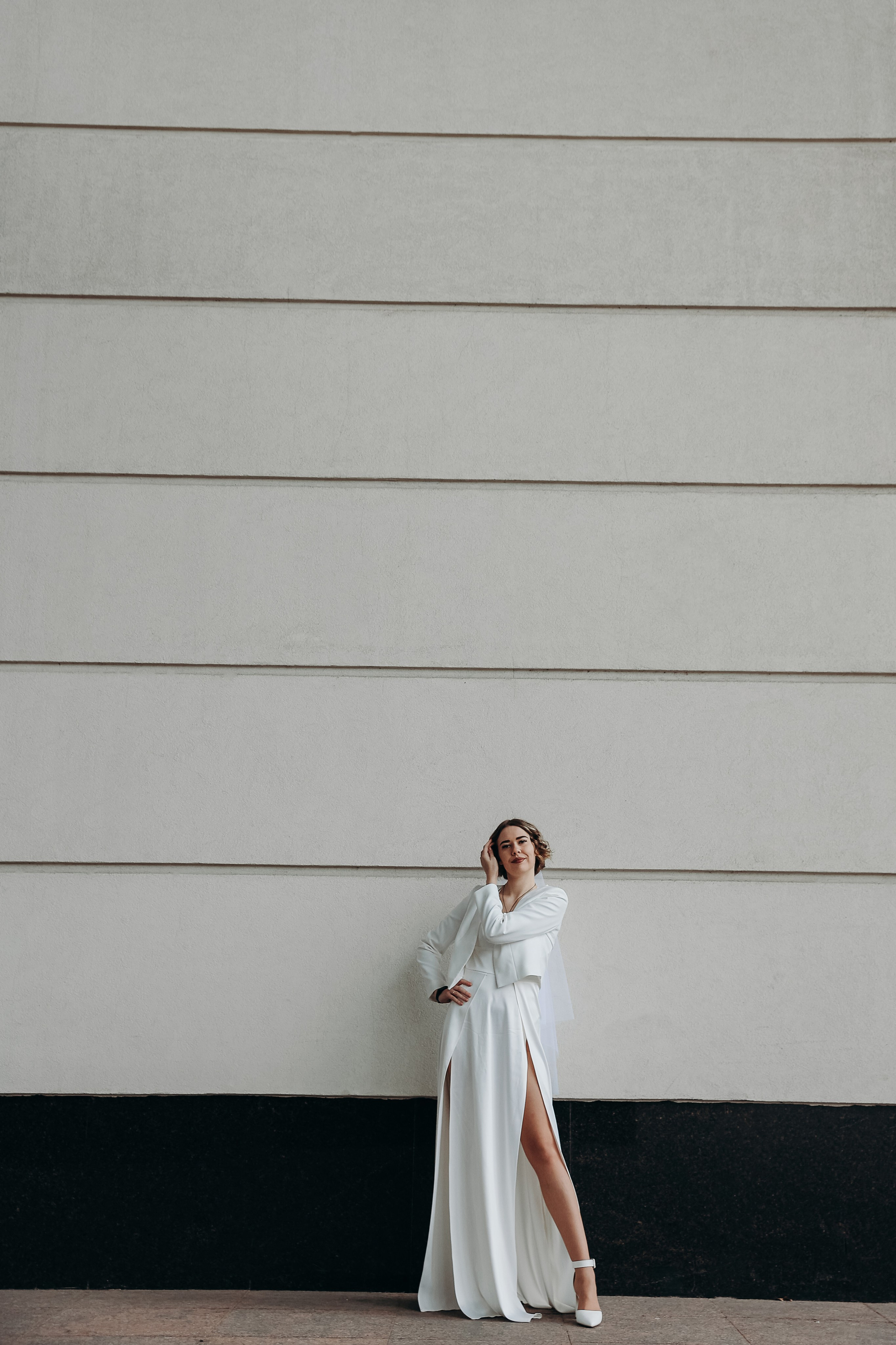 Свадебная прогулка в Екатерининском сквере 25.10.2024. Свадебный и семейный фотограф Виолетта Сидельникова. Краснодар, Россия, Беларусь, Европа