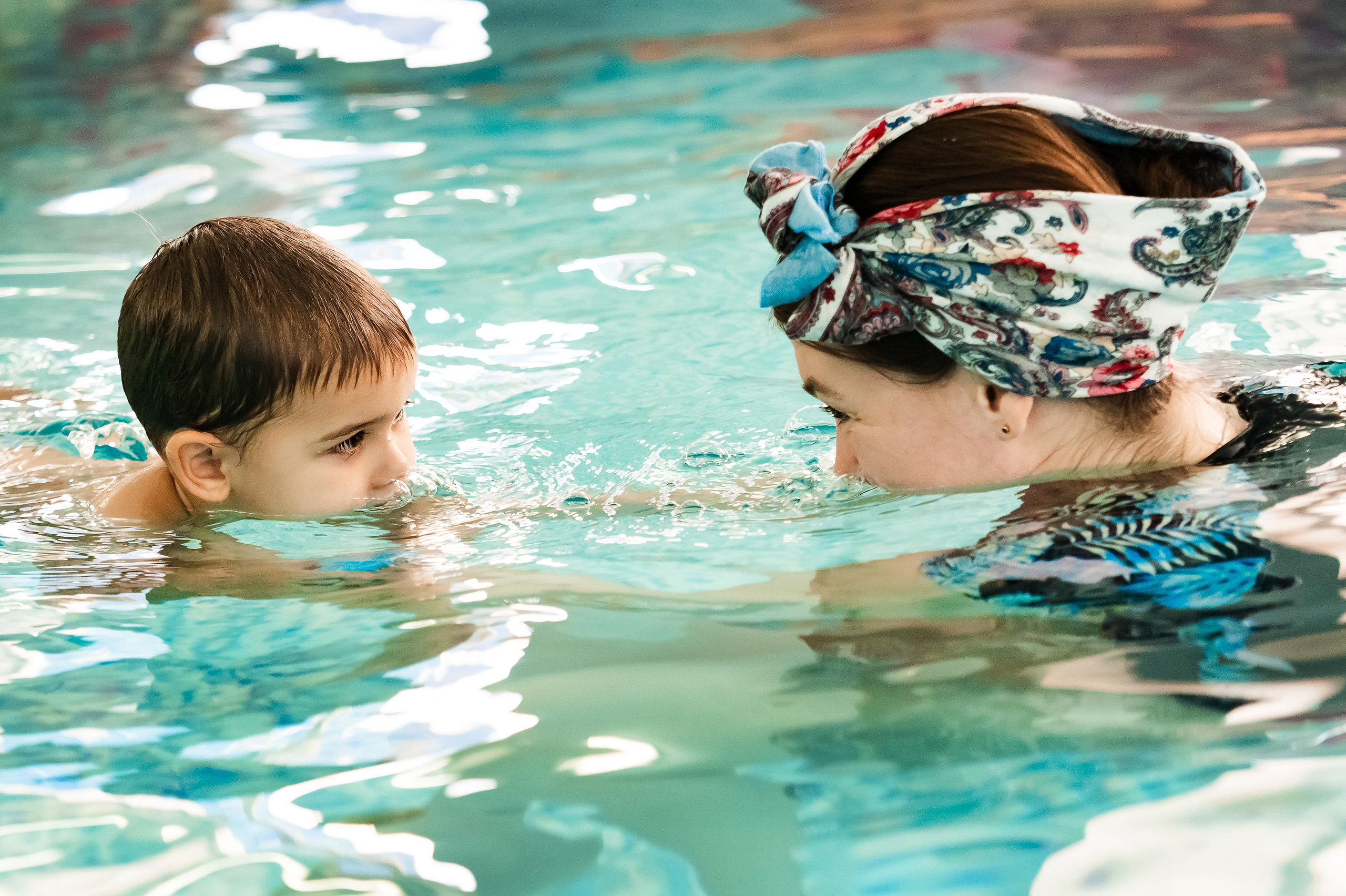 Грудничковое плавание. Репортажный, семейный и детский фотограф в Пензе и Заречном Арина Ермилова. Картины барельеф на заказ