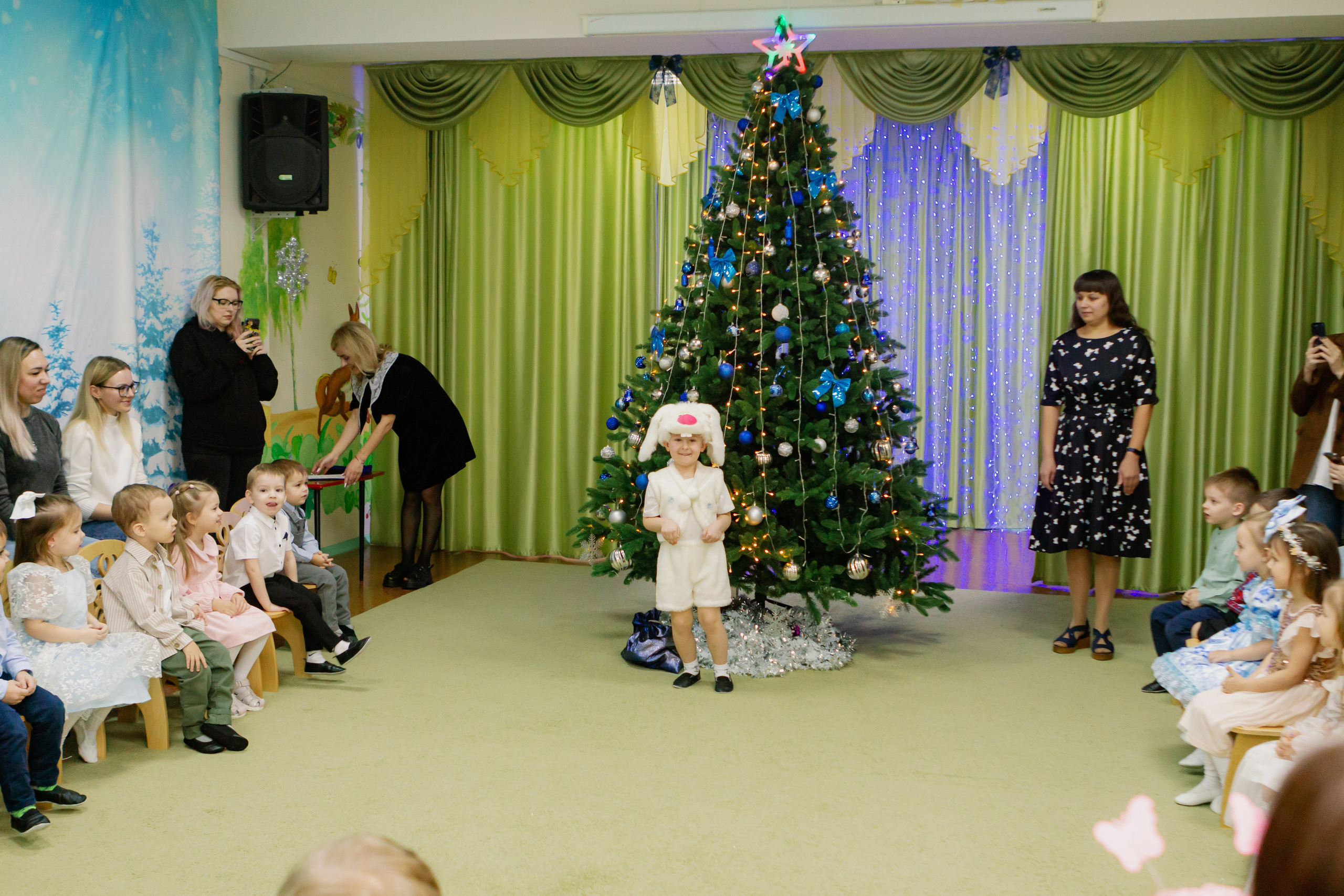 Фотосъёмка новогоднего утренника. Фотограф в Екатеринбурге Пойгина Елена