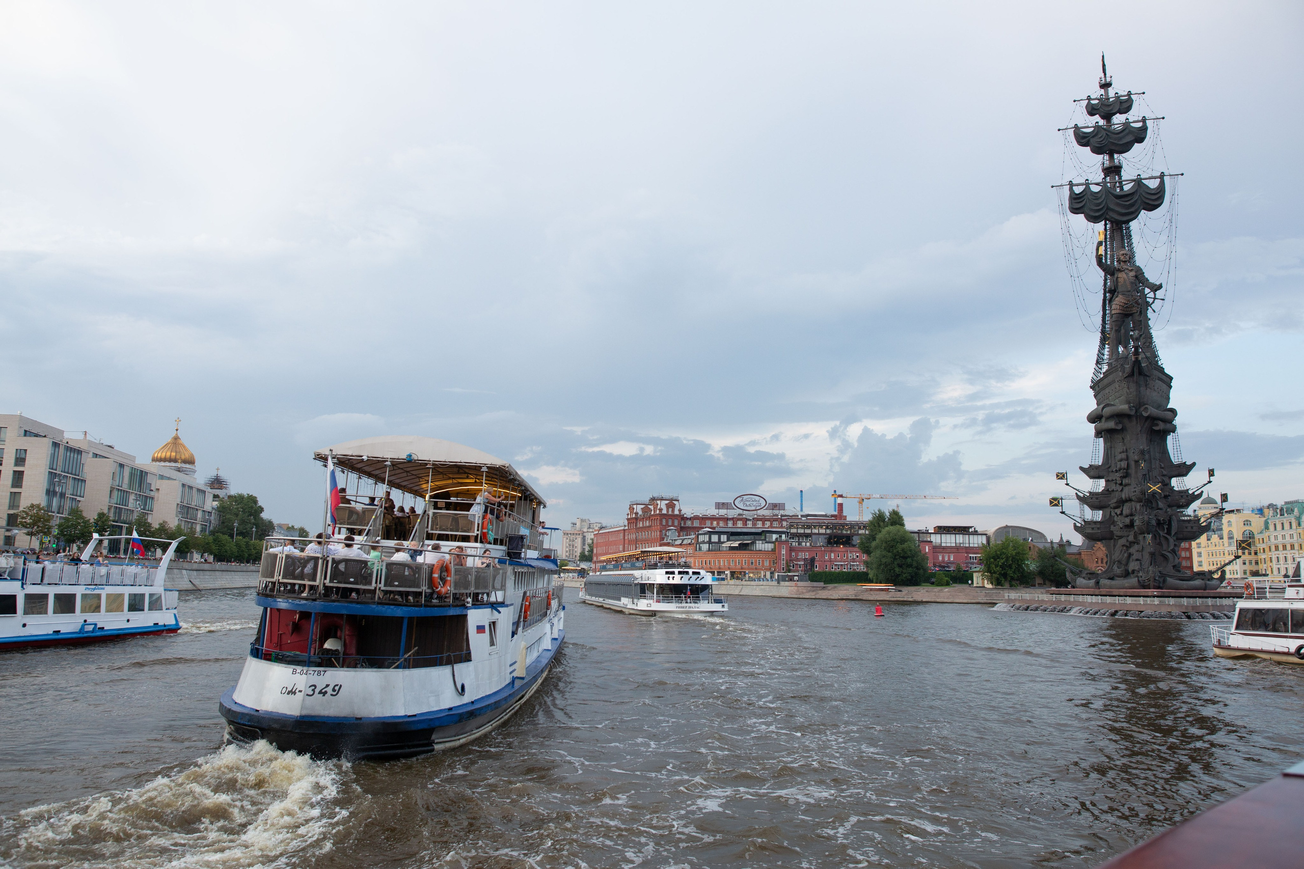 Dubai Vibes Intourist Cruise Party. Семейный и детский фотограф Анна Петракова