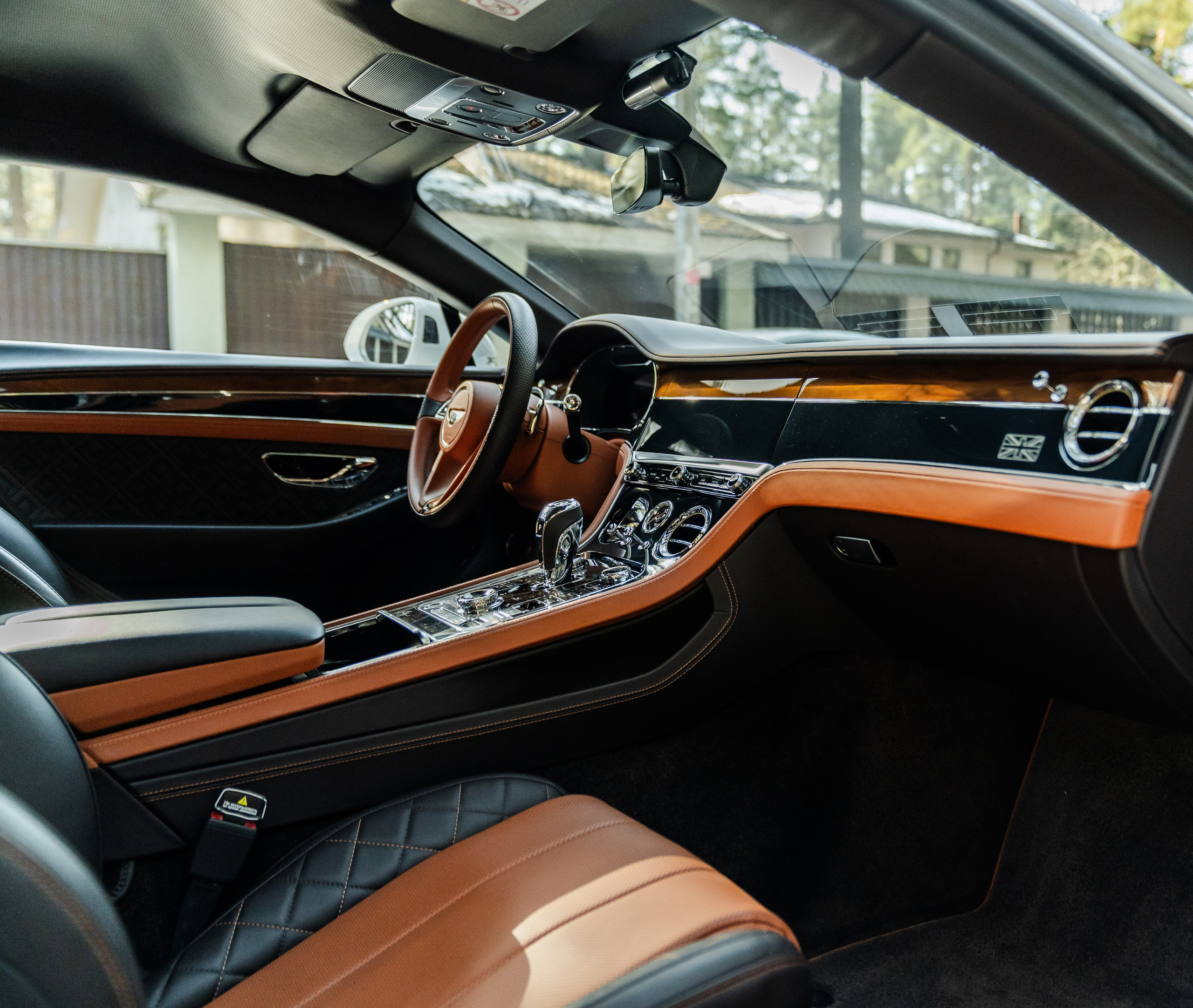 BENTLEY CONTINENTAL. Opasnophoto