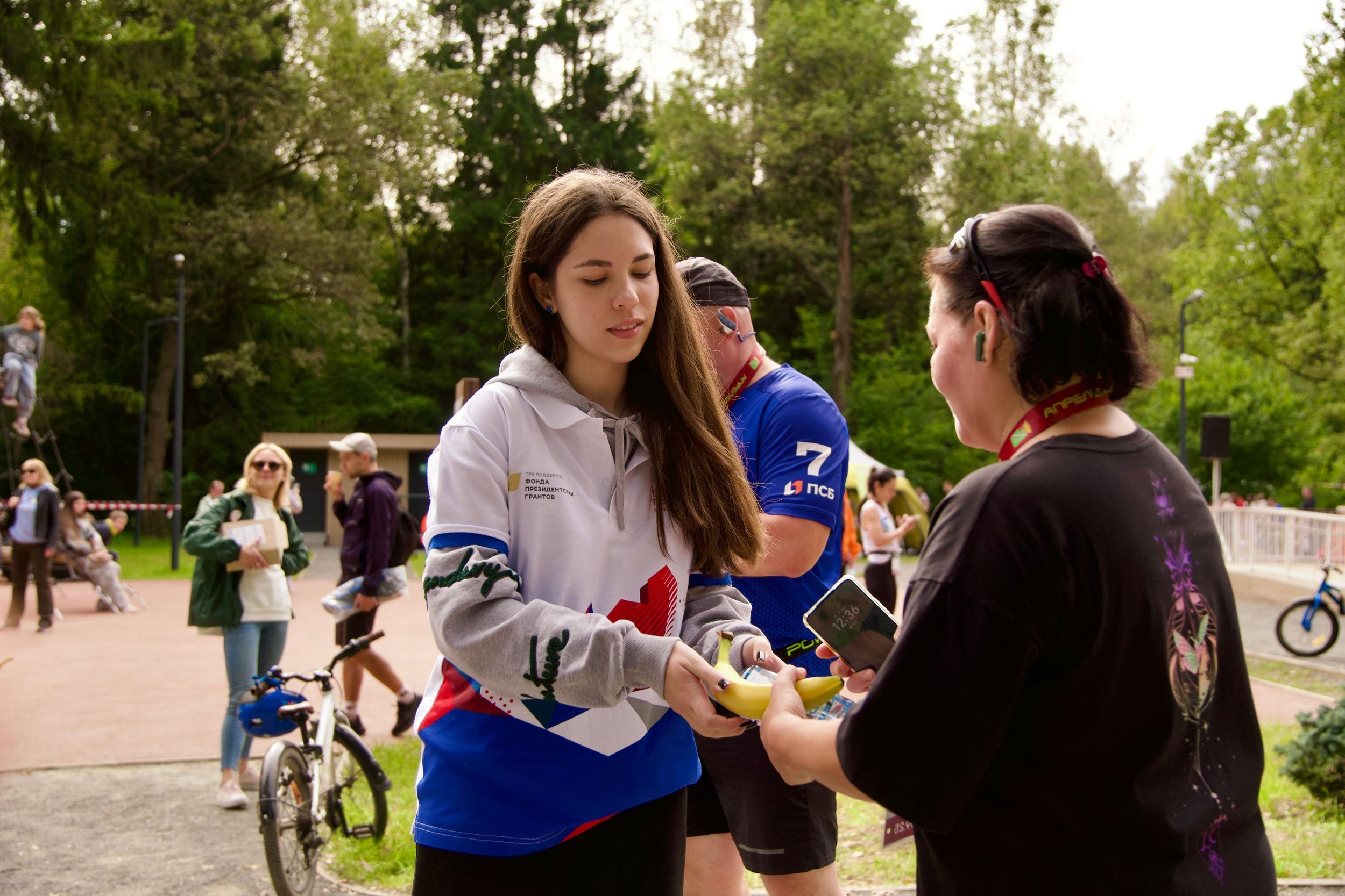 Забег в парке «Дубки». Кафе «БЕЛКА НАШЕПТАЛА». Ну оооочень концептуальное кафе