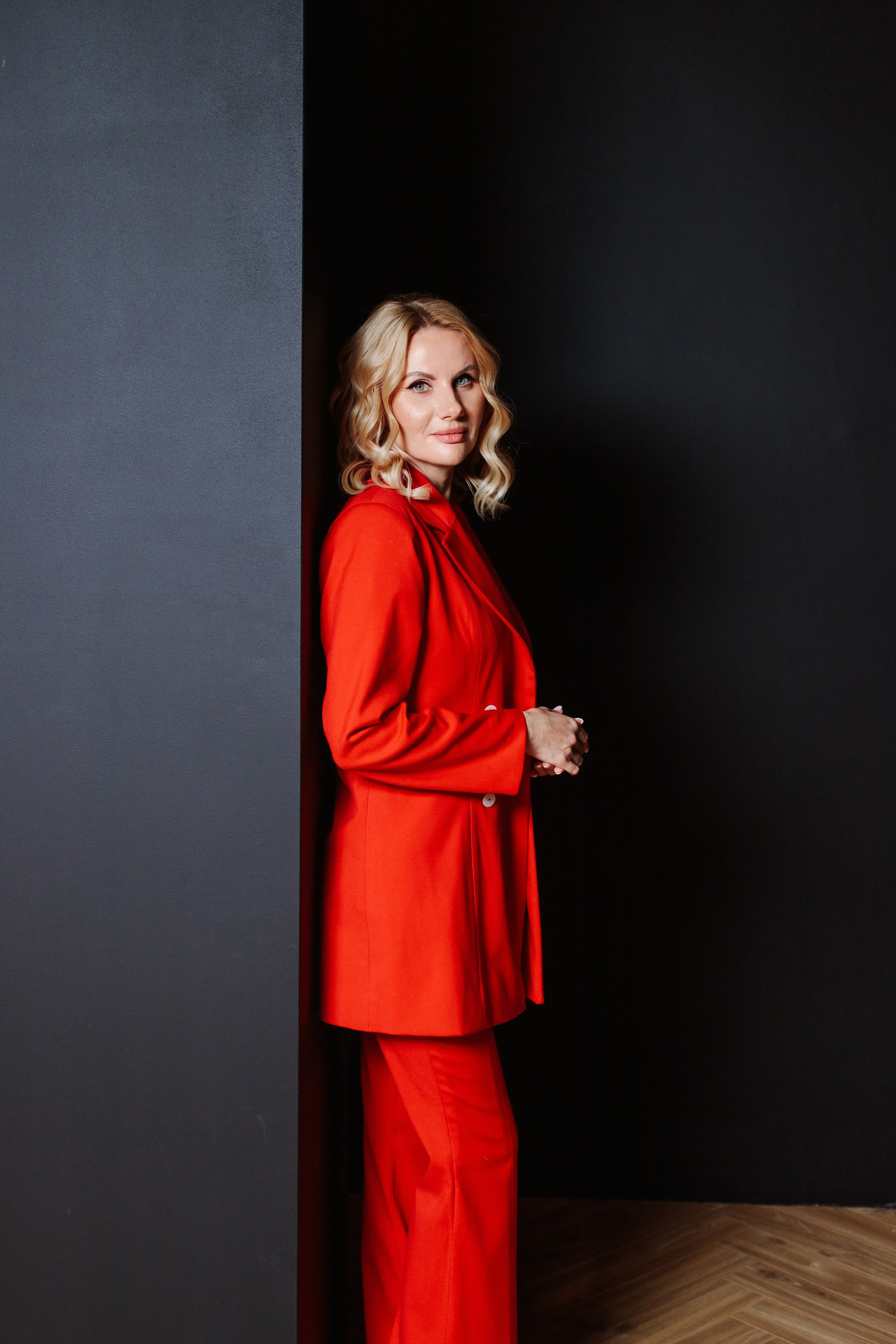 Контент фотосессия для кризисного налогового юриста. Контентный фотограф в Перми Натали Кытманова