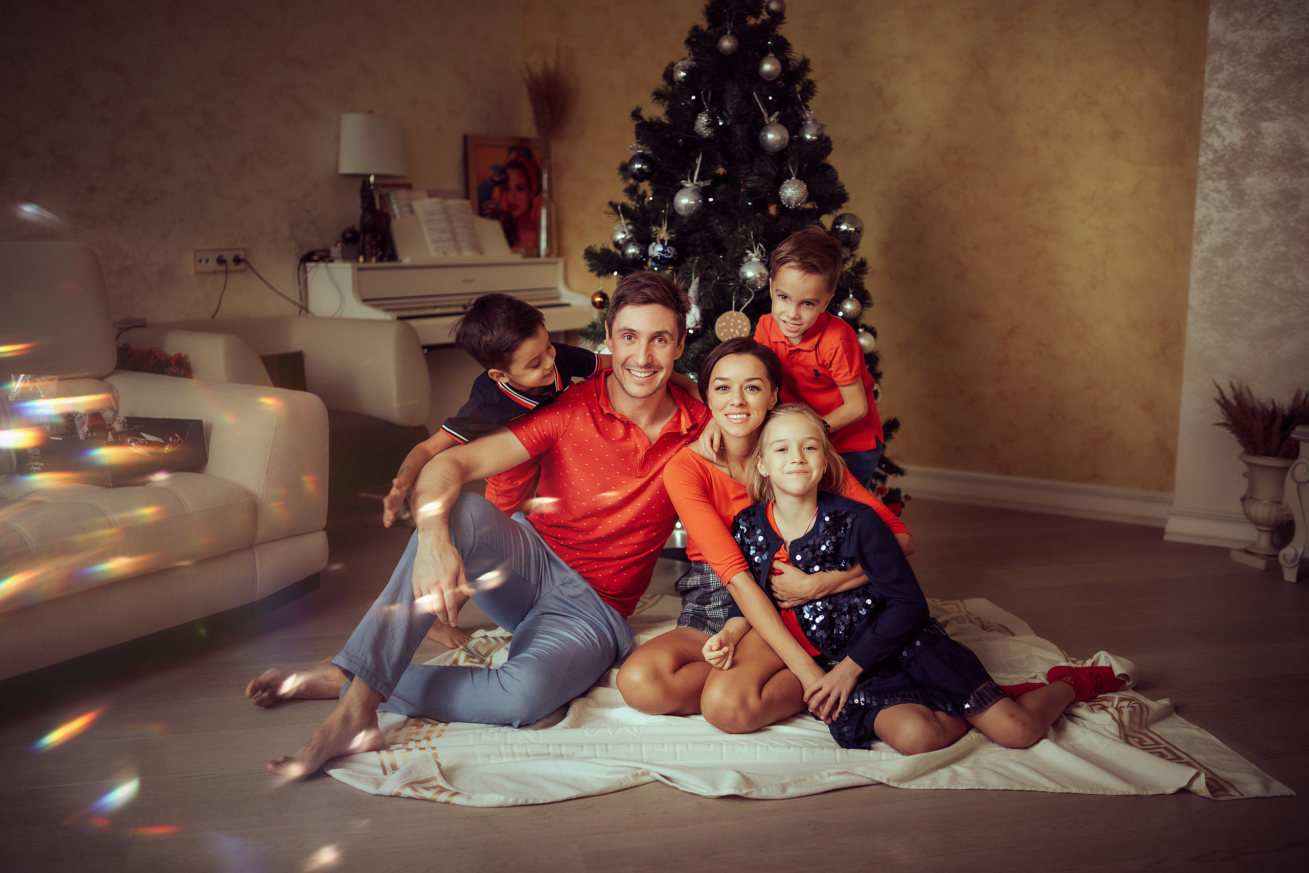 Георгий и Инна с детьми дома. Семейный фотограф в Москве Натали Момот