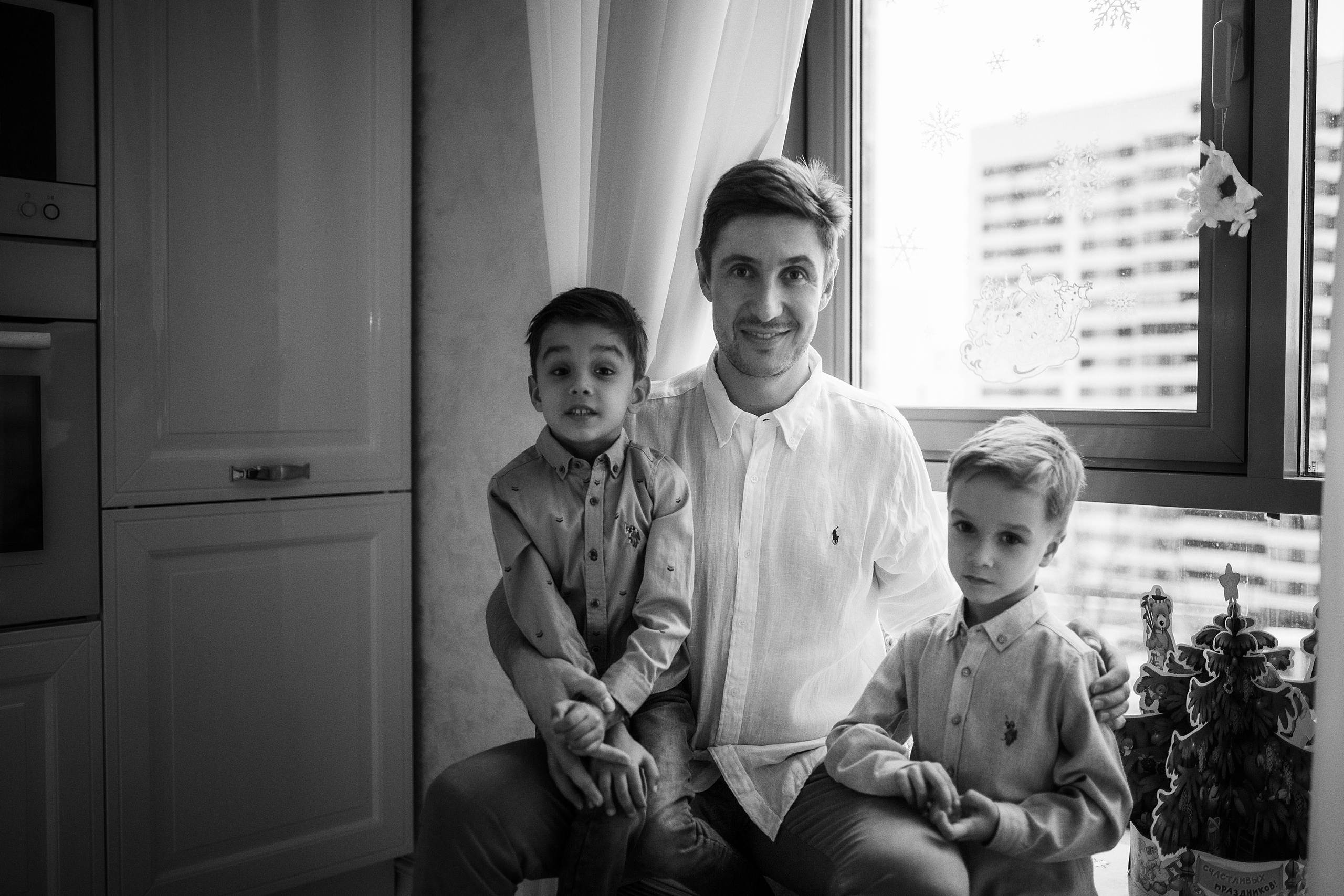 Георгий и Инна с детьми дома. Семейный фотограф в Москве Натали Момот