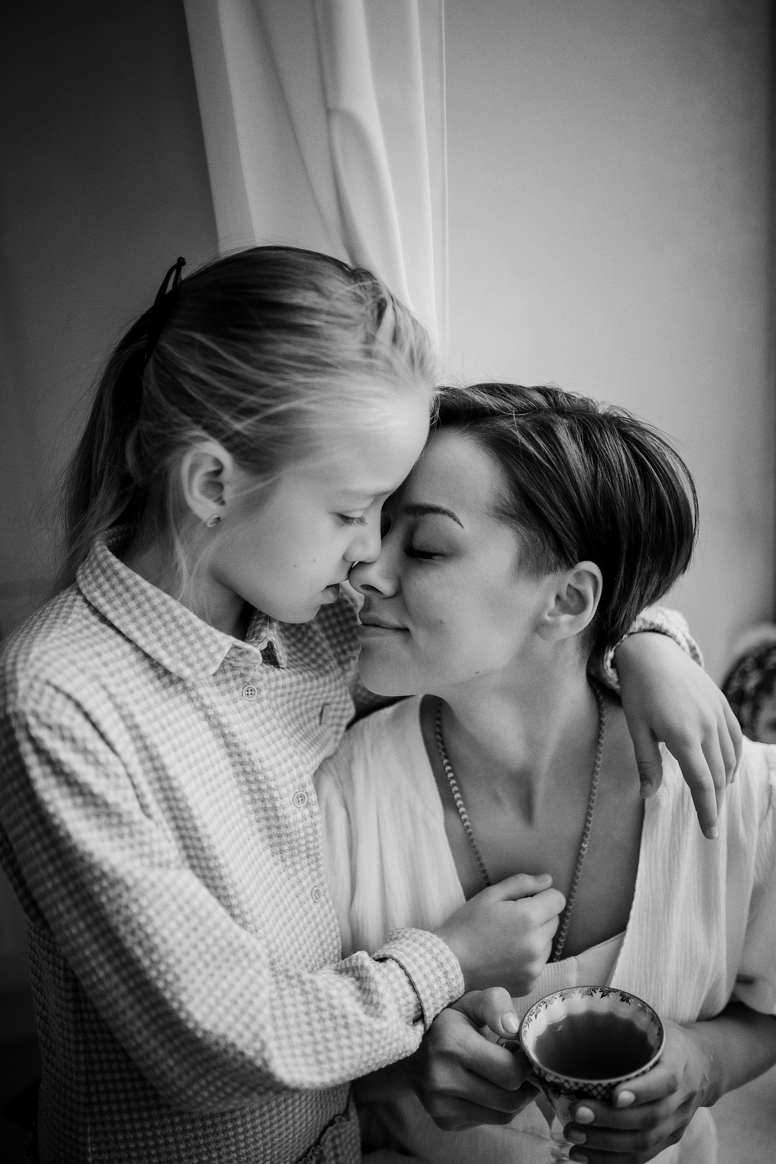 Георгий и Инна с детьми дома. Семейный фотограф в Москве Натали Момот