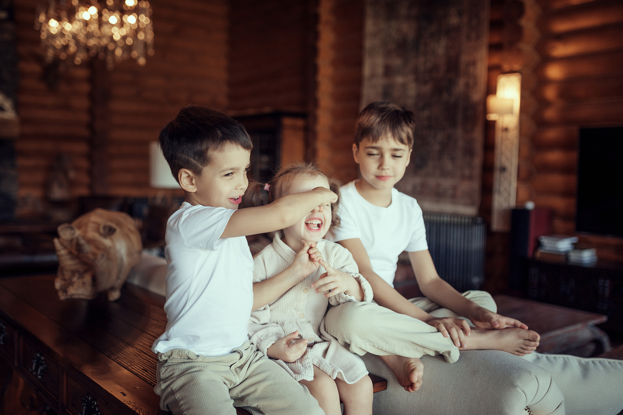 Алина с детьми. Дом. Семейный фотограф в Москве Натали Момот