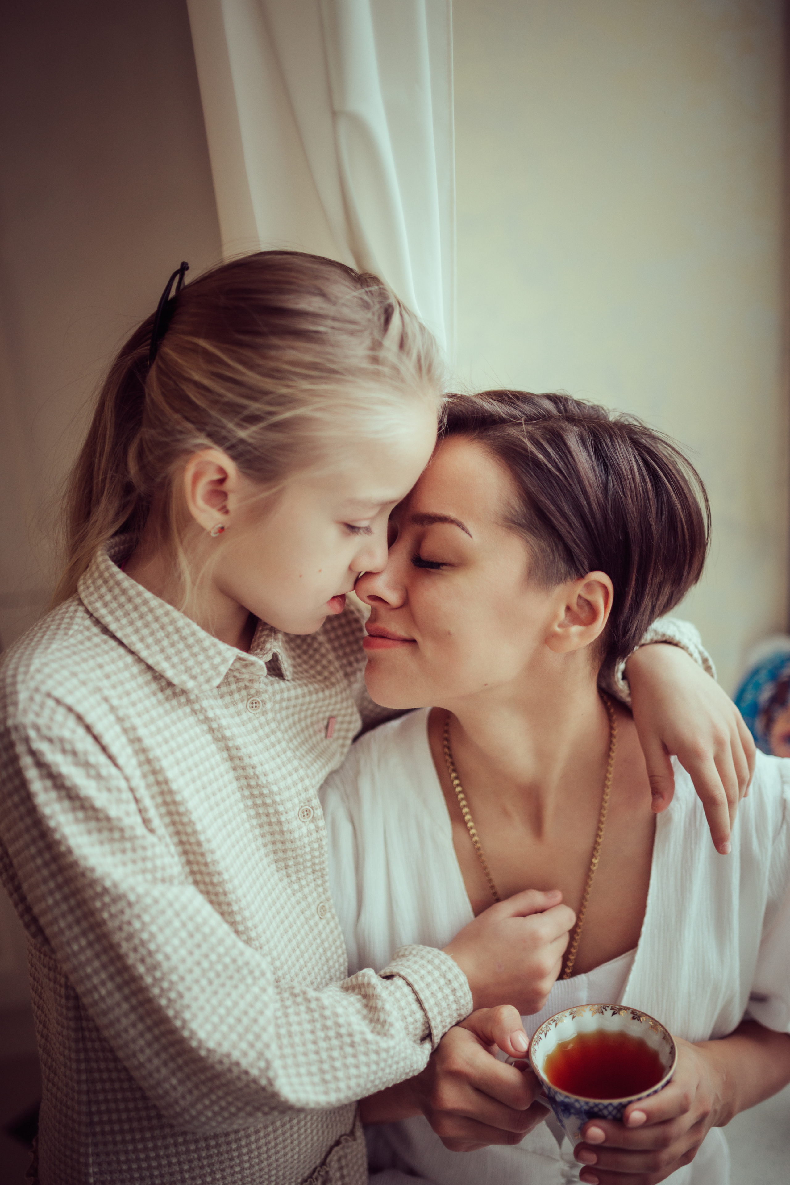 Георгий и Инна с детьми дома. Семейный фотограф в Москве Натали Момот