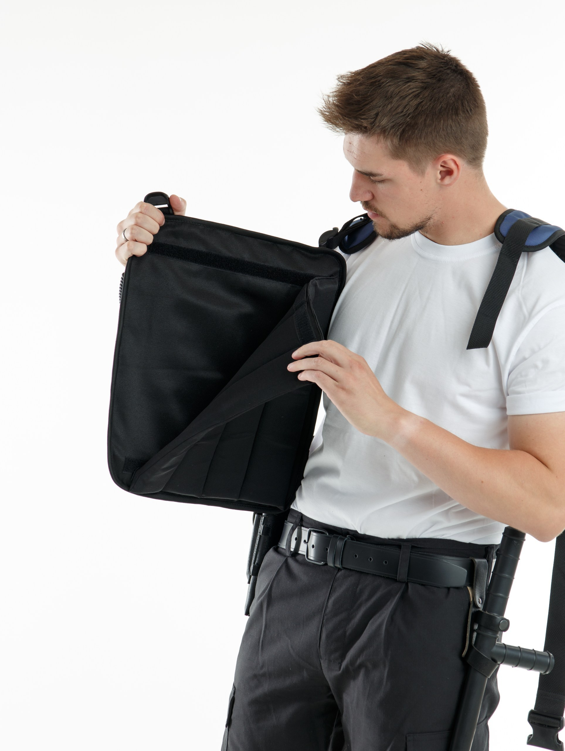 Съёмка бронежилетов. Студия коммерческой съемки ХВОЯ