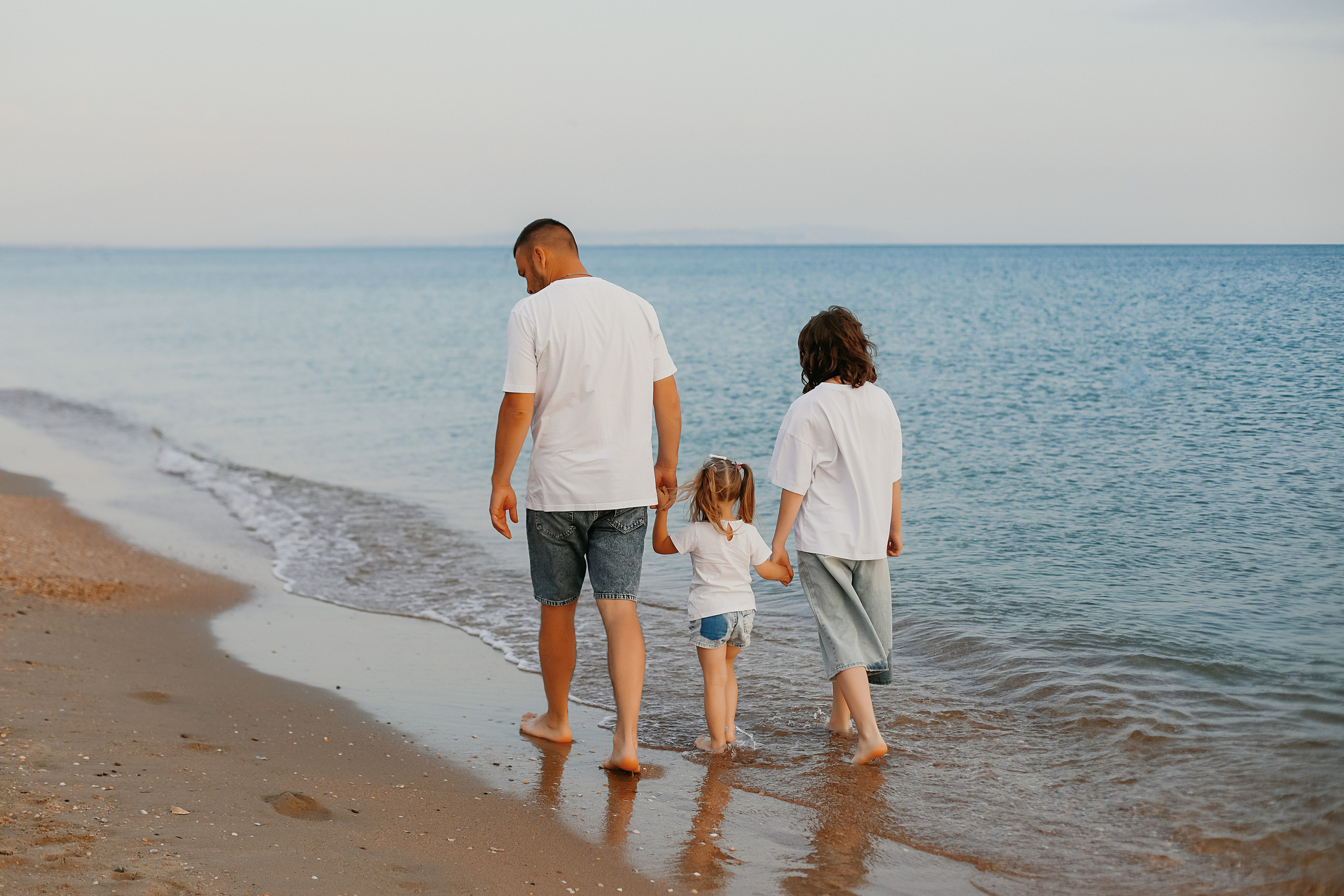 Выездная семейная фотосессия у моря. Https://malovafoto.ru