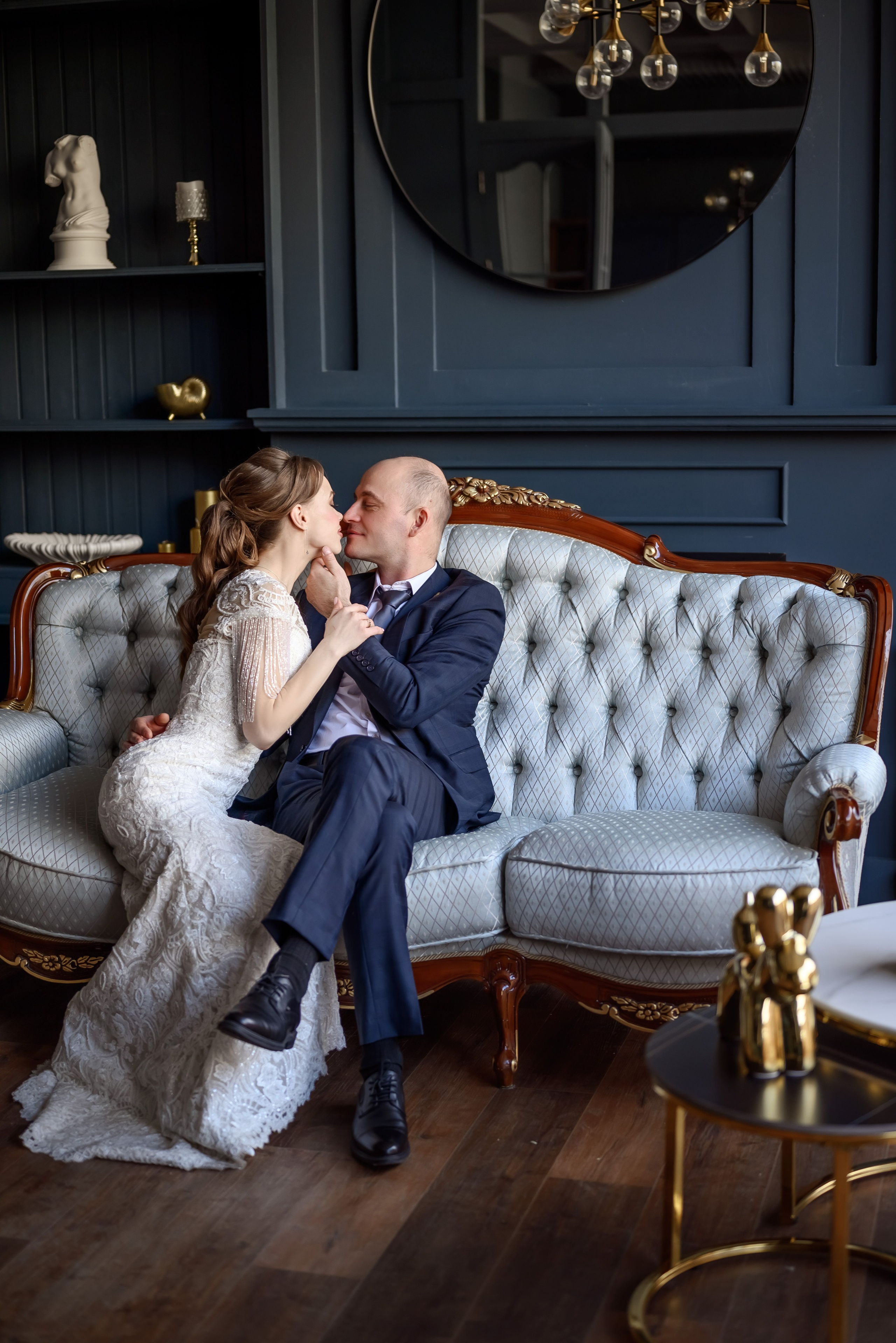 Свадебная фотосессия в залах фотостудии Аврора. Юлия Басня семейный и свадебный фотограф в Донецке