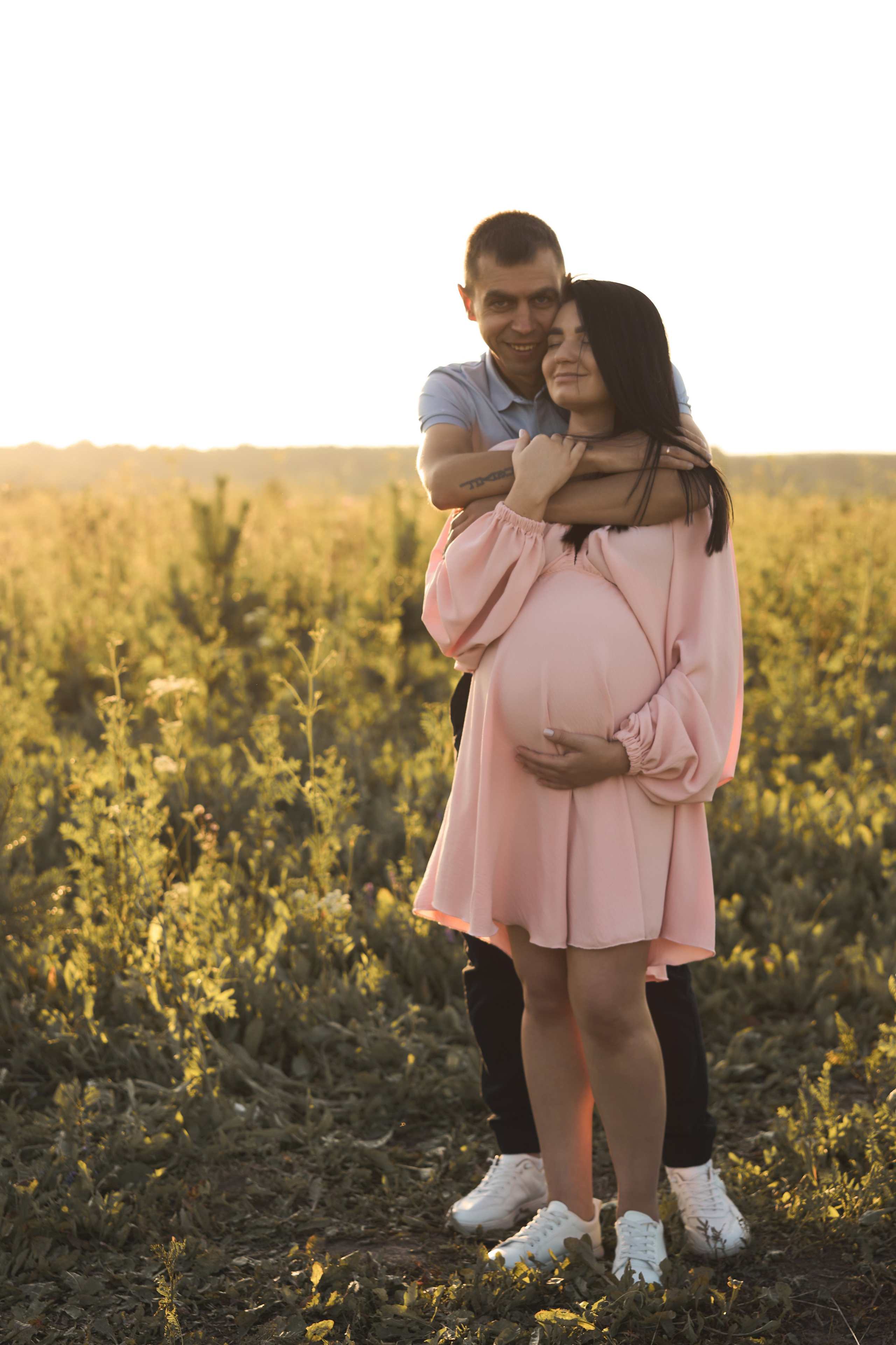 Фотосессия беременная пара в поле на закате😍. Фотограф Екатеринбург Кокшарова Александра