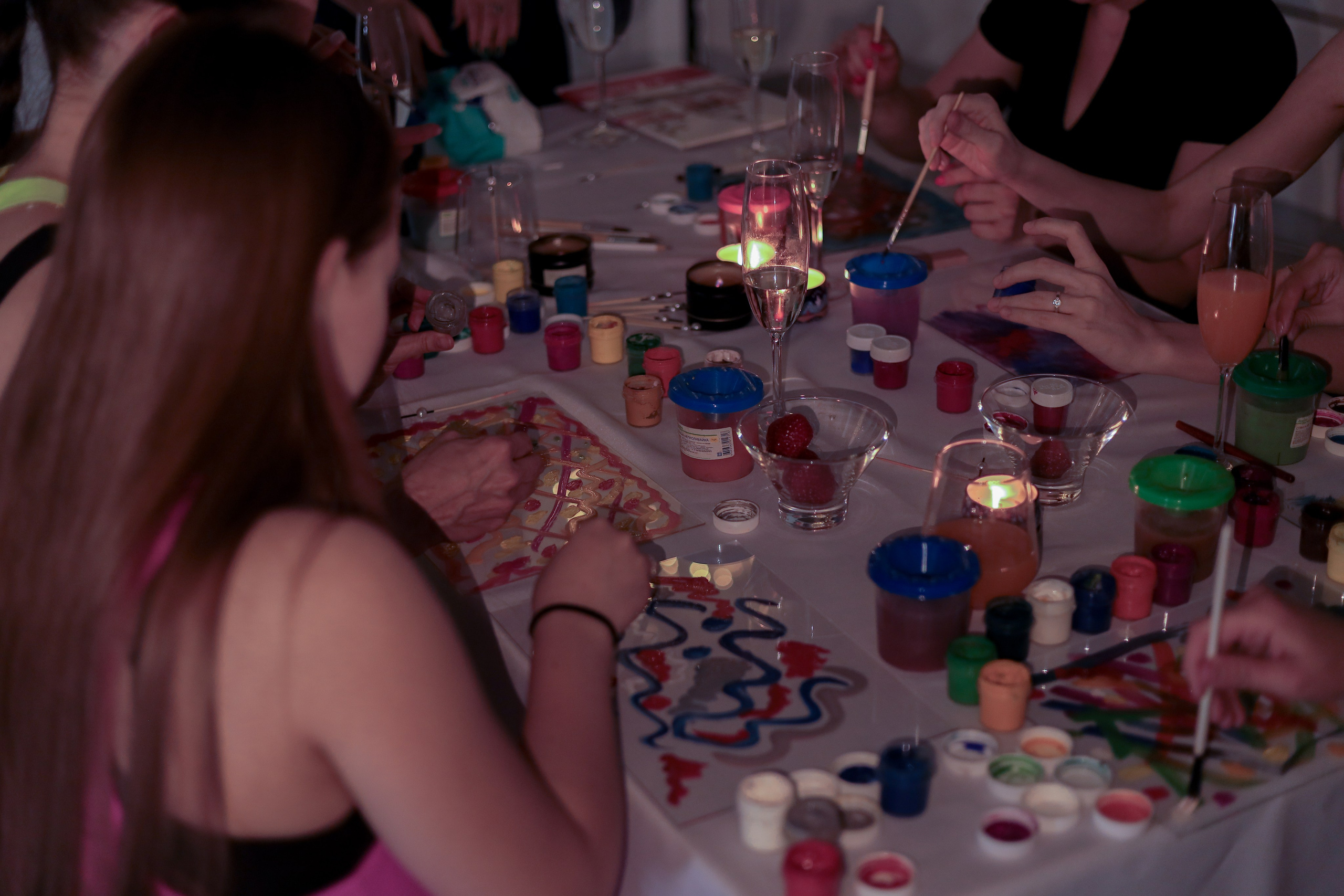 Арт-терапия + аэройога. Фотограф Надршина Лилия