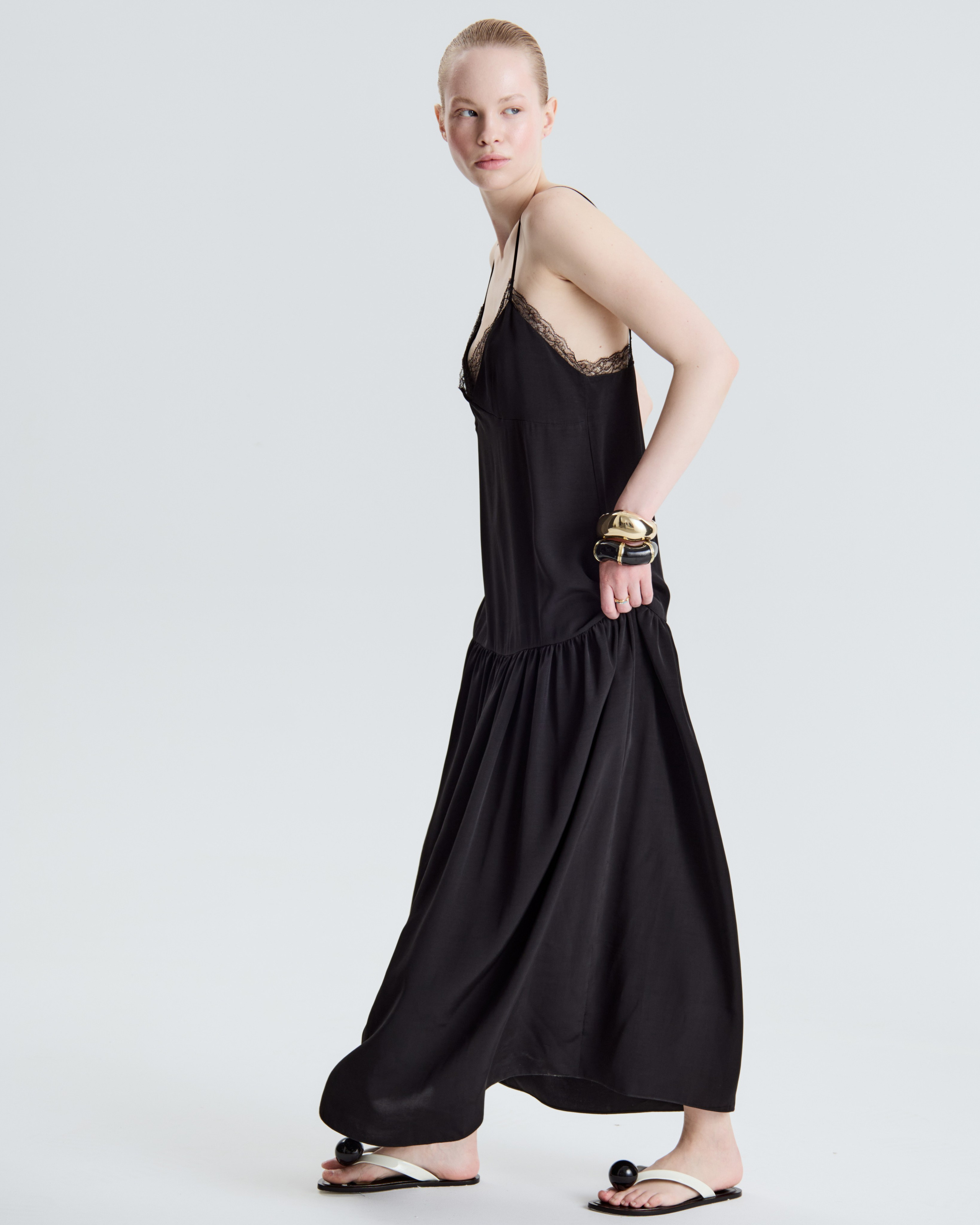 Room513. Фотограф и видеограф для брендов в Москве