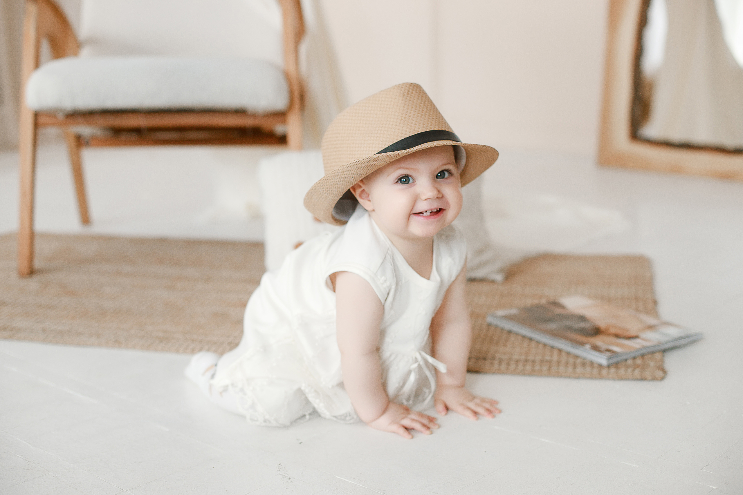 Семейная фотосессия в фотостудии и на природе в Твери. Свадебный и семейный фотограф в Твери и Тверской области