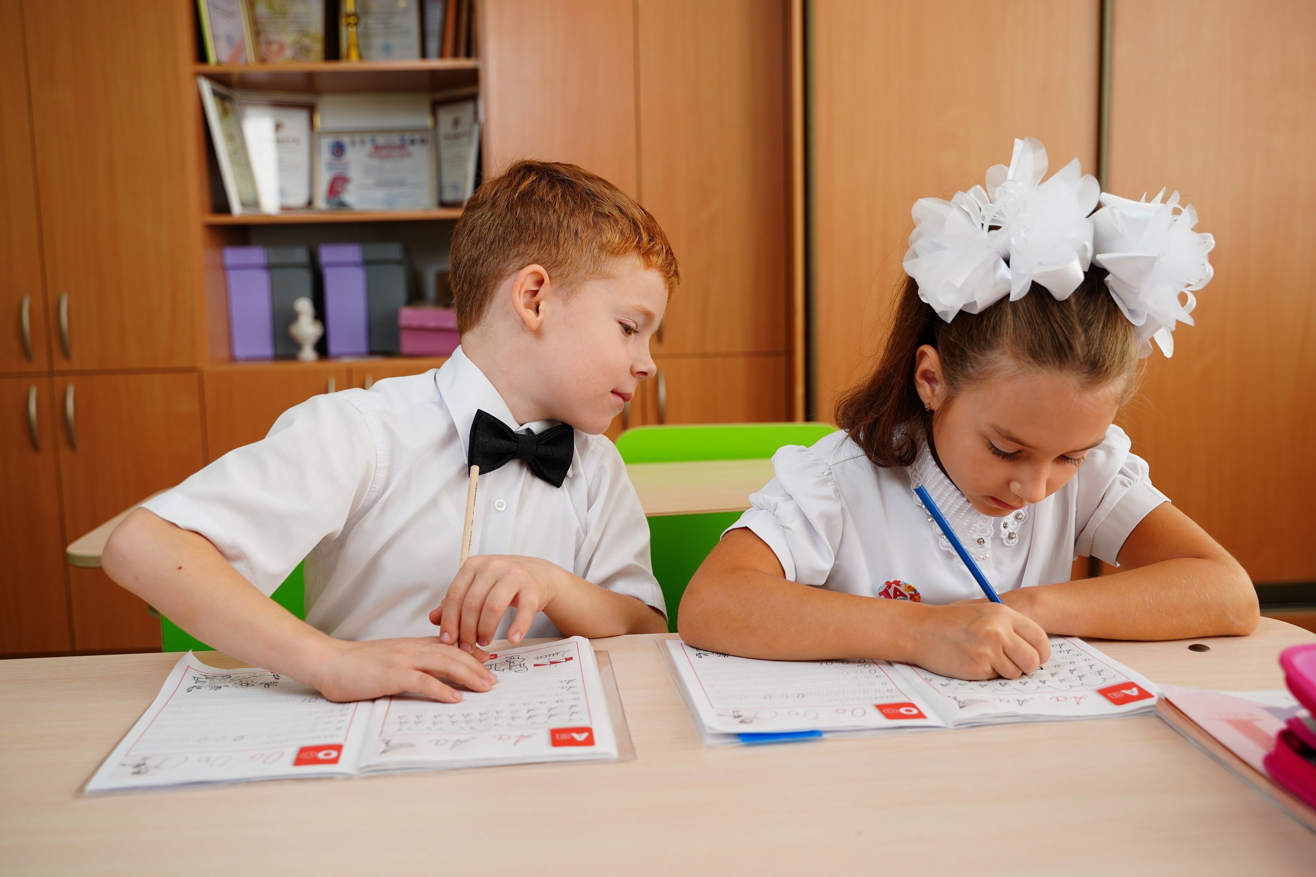 1 кл / мелкие группы //. MEMENTO.Выпускные альбомы, школьные, юбилейные и другие книги. Ростов-на-Дону