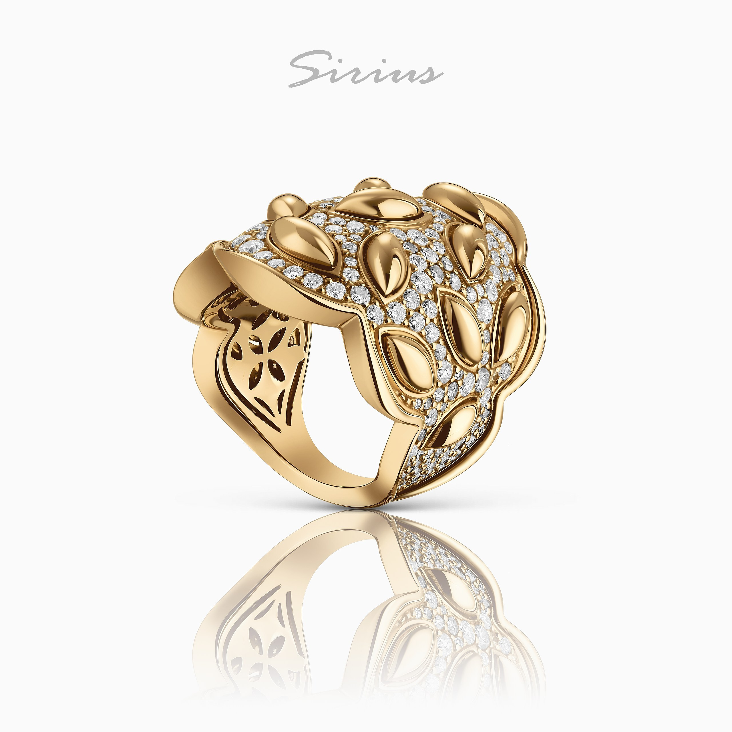 Ажурное золотое кольцо с логотипом Sirius