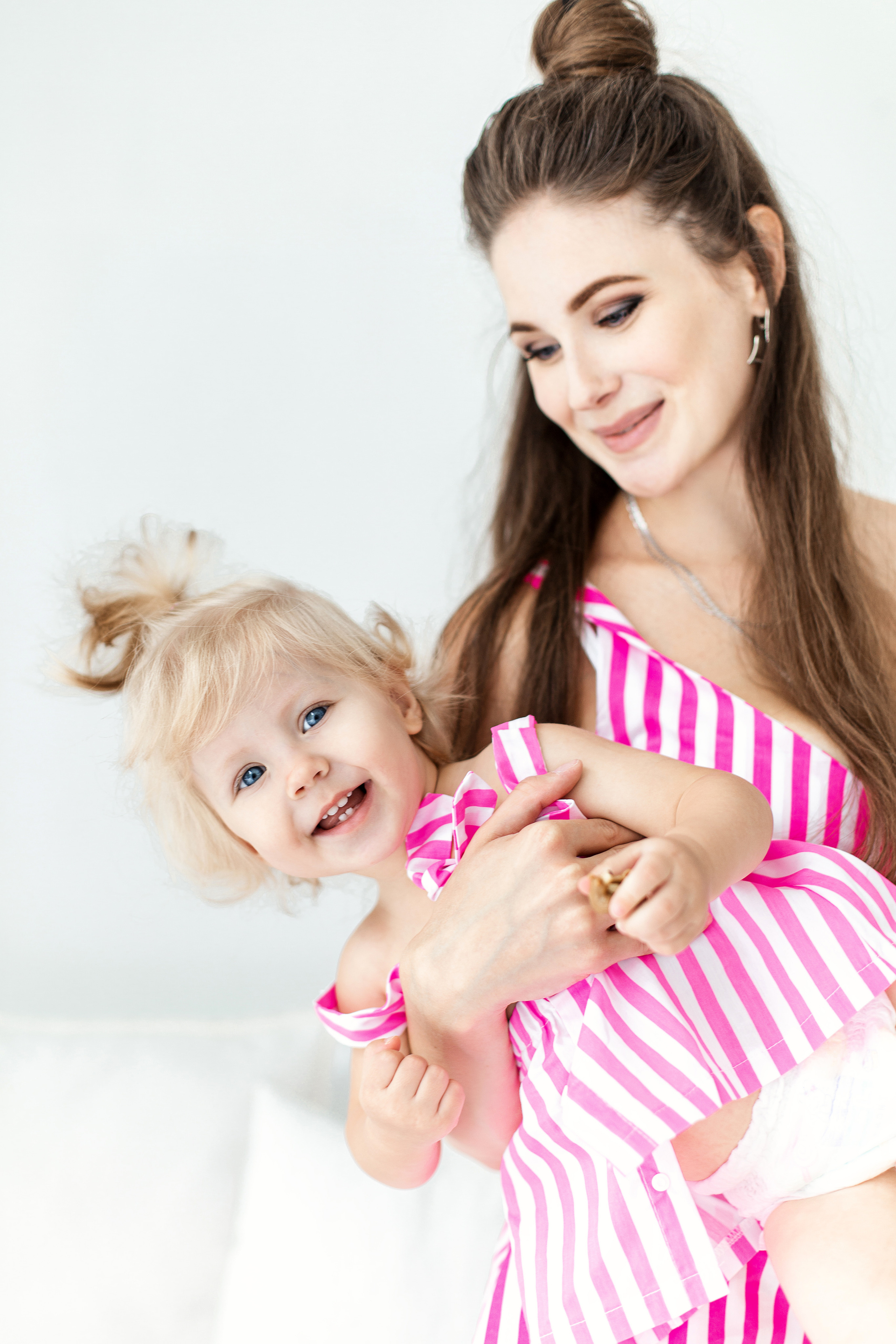 Полина и Лена. Главная