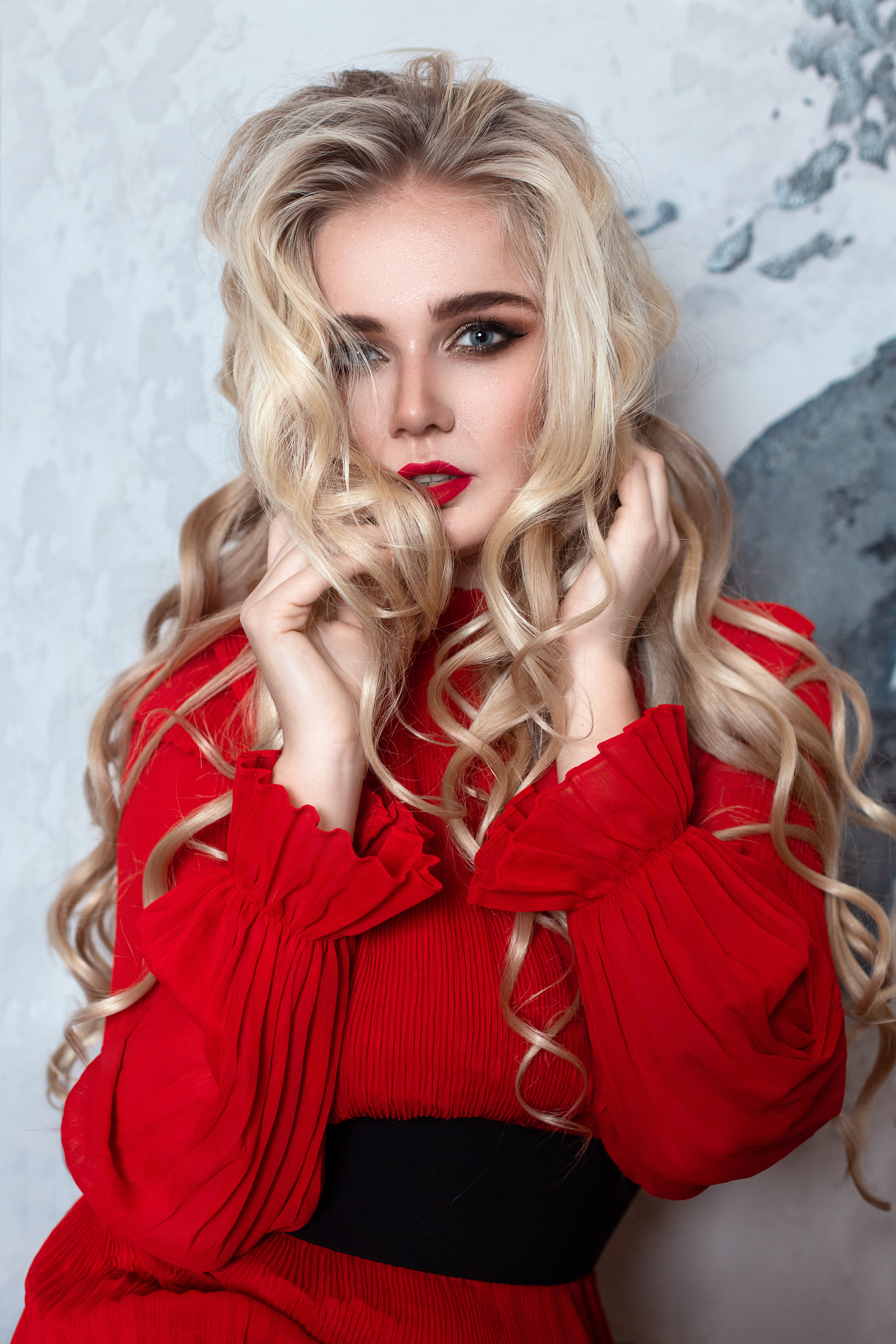 Юля. Главная