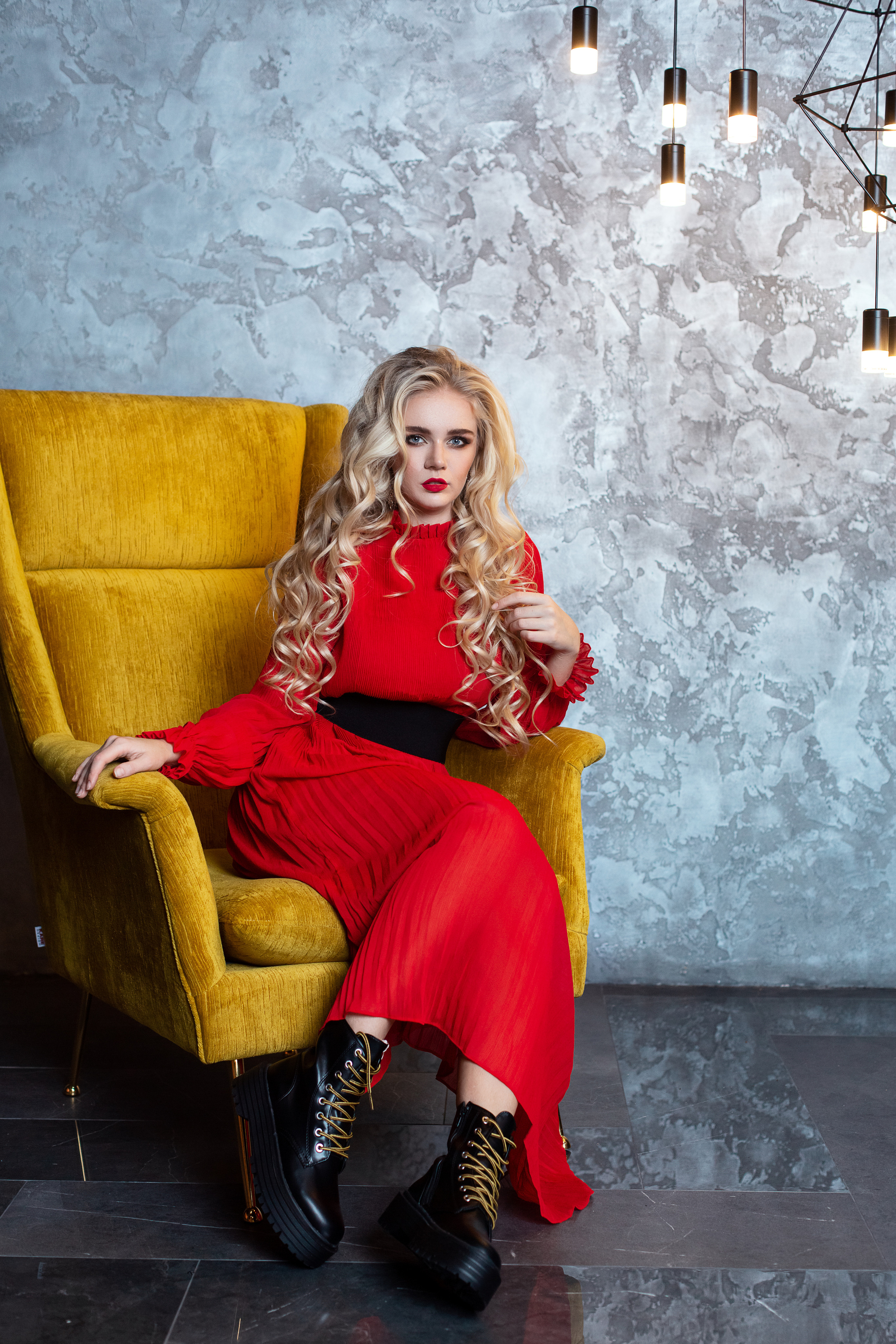 Юля. Главная