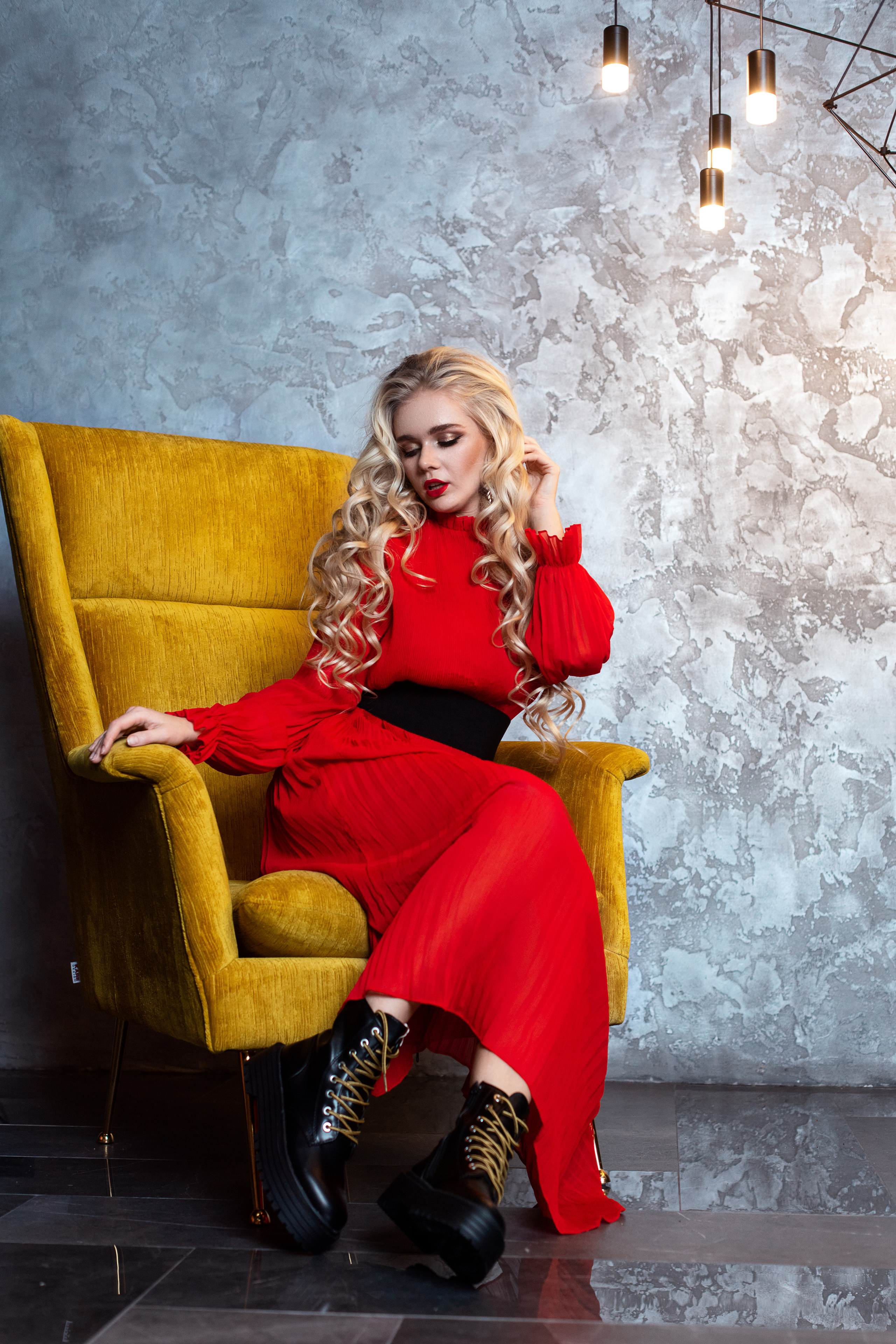 Юля. Главная