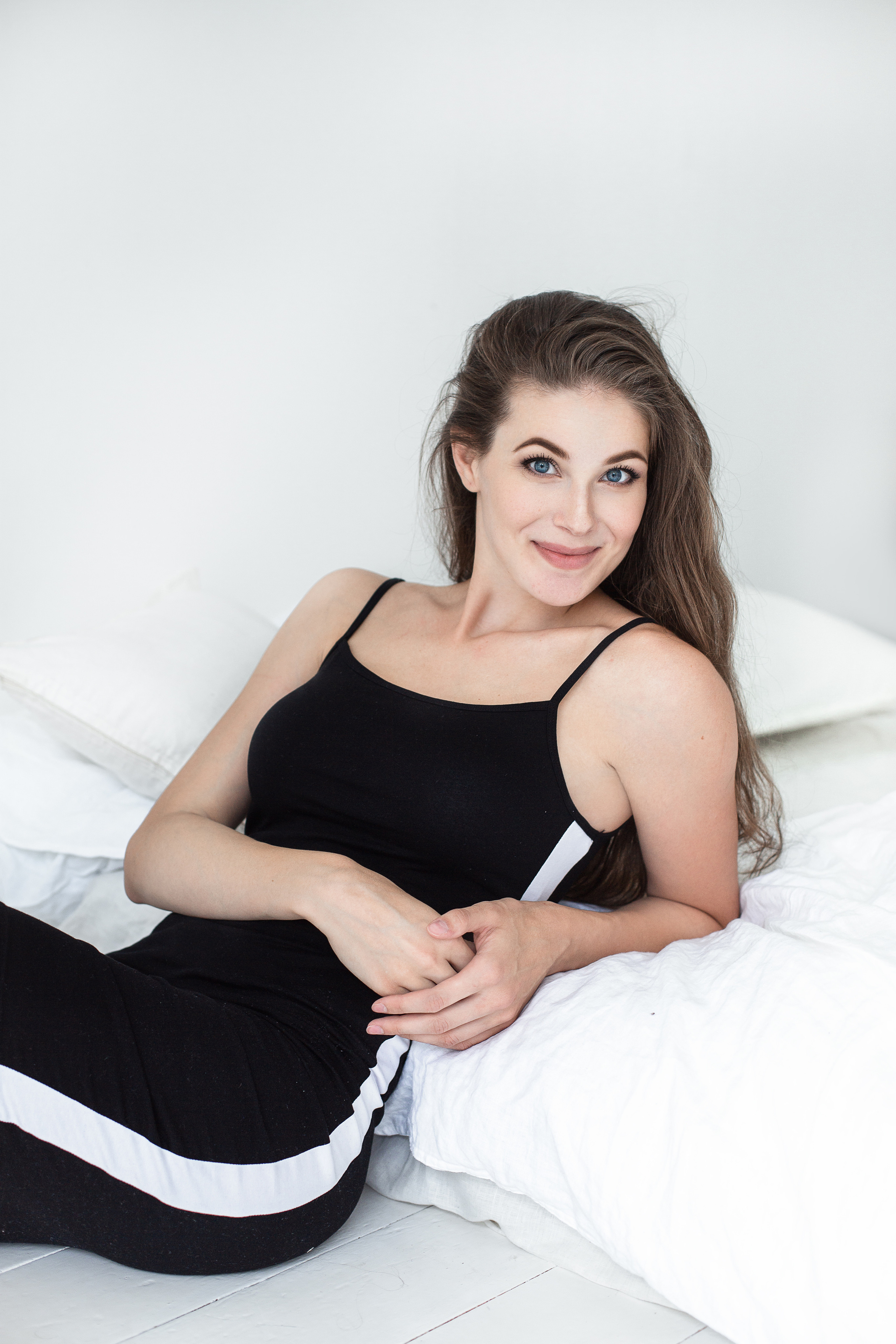 Полина и Лена. Главная