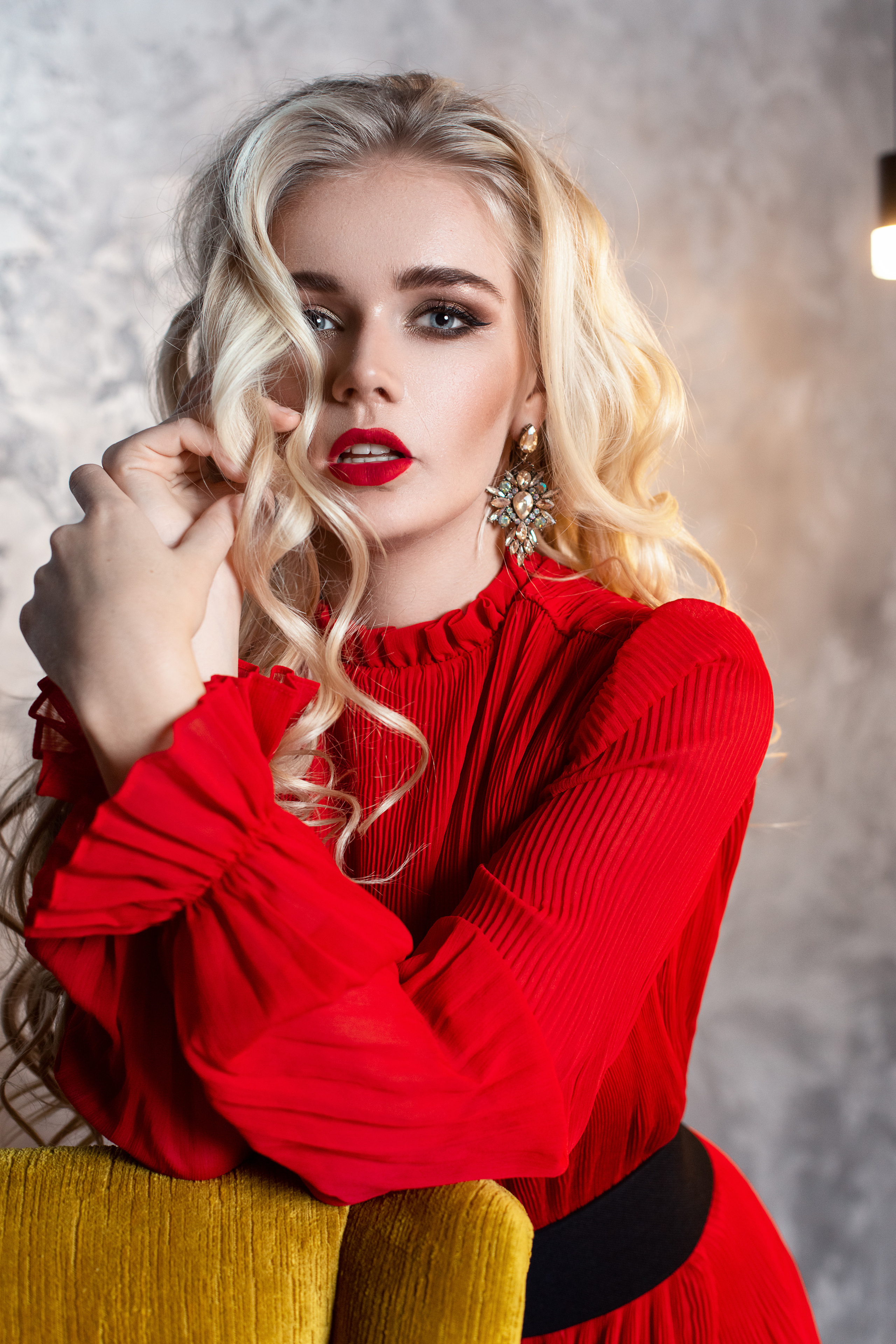 Юля. Главная